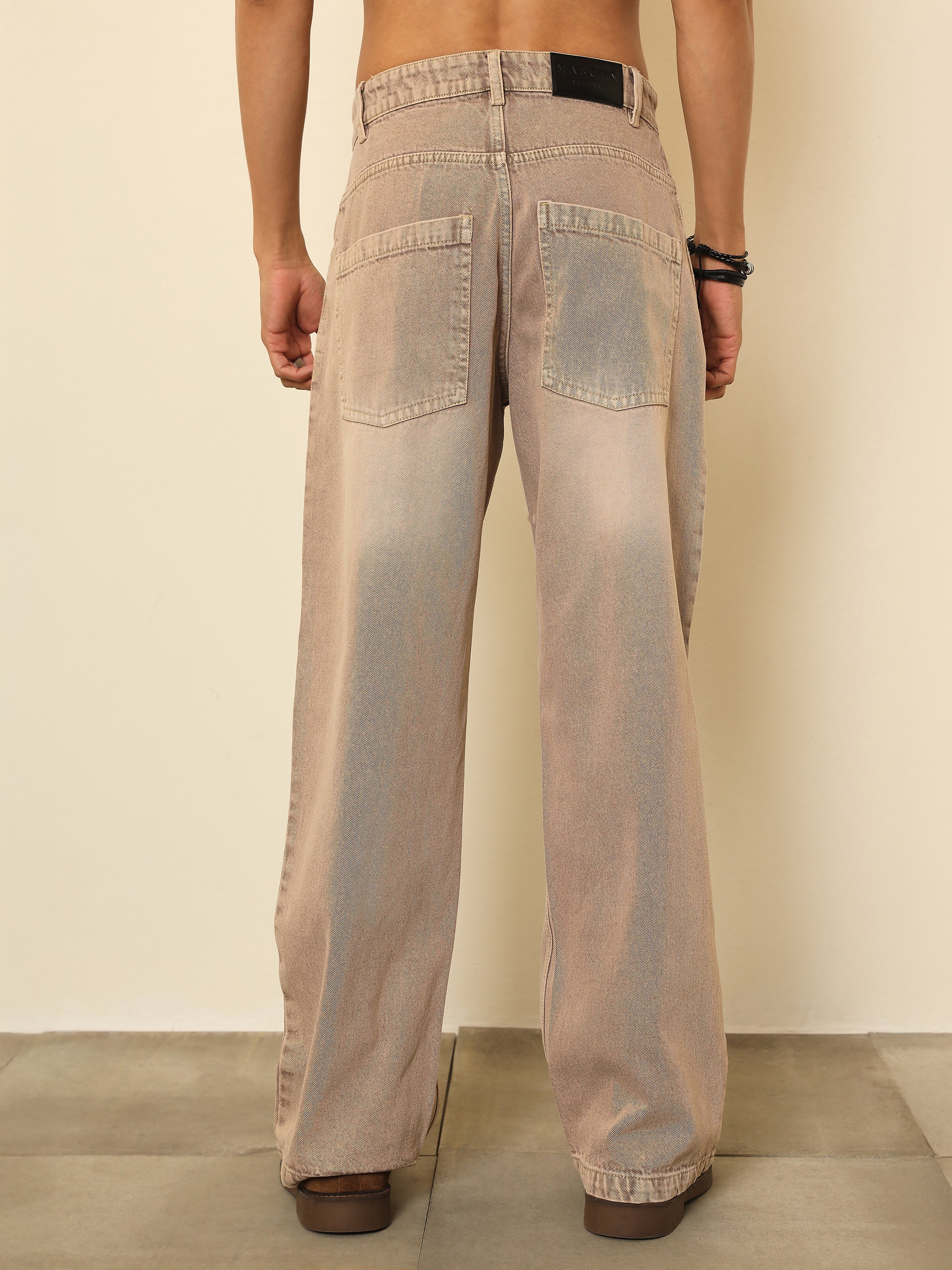 Men Beige Whisker Wash Basic Relax Fit Jeans
