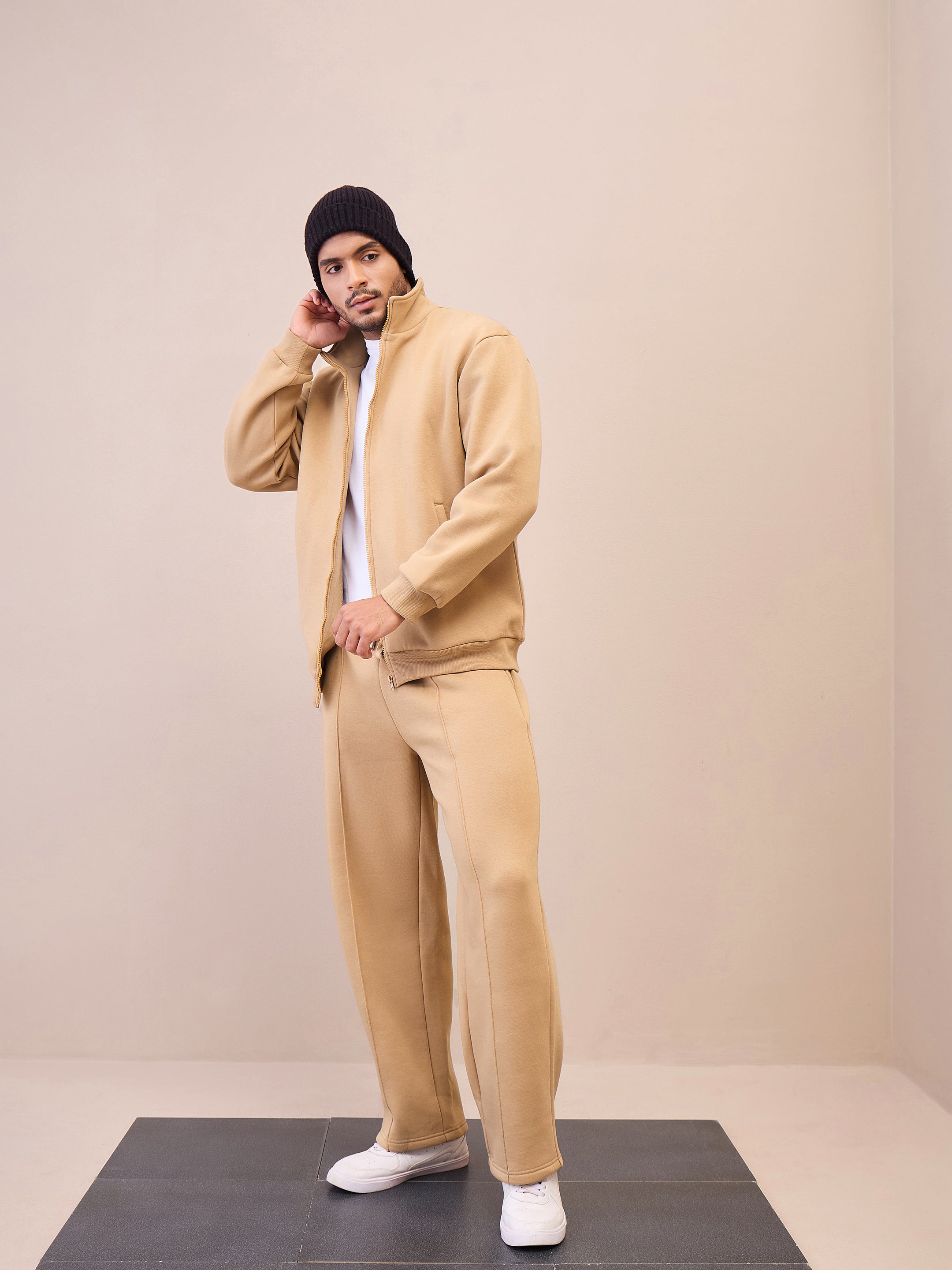 Men Beige Pintuck Oversized Sweatpants