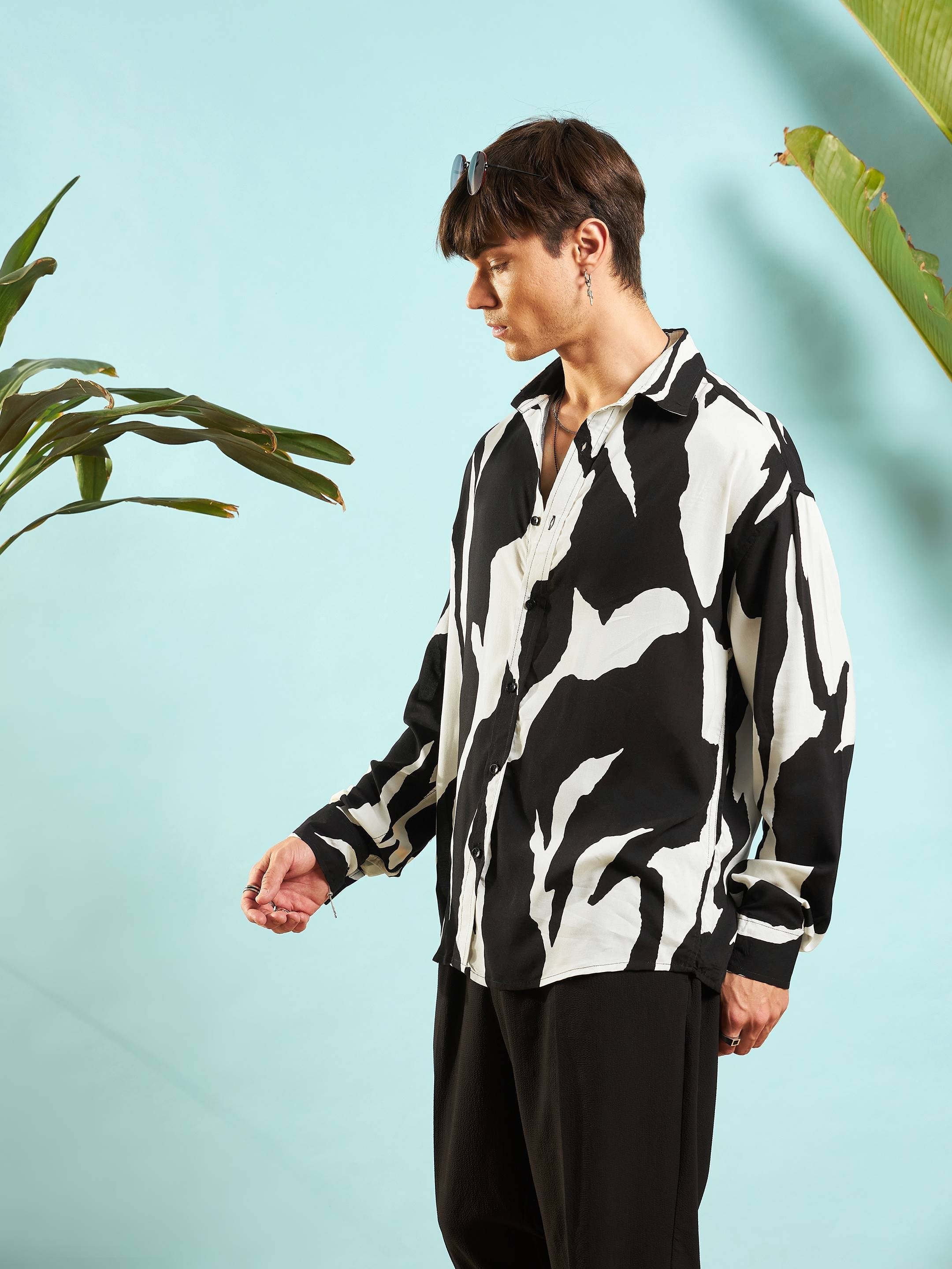 Men White & Black Abstract Printed Relax Fit Shirt