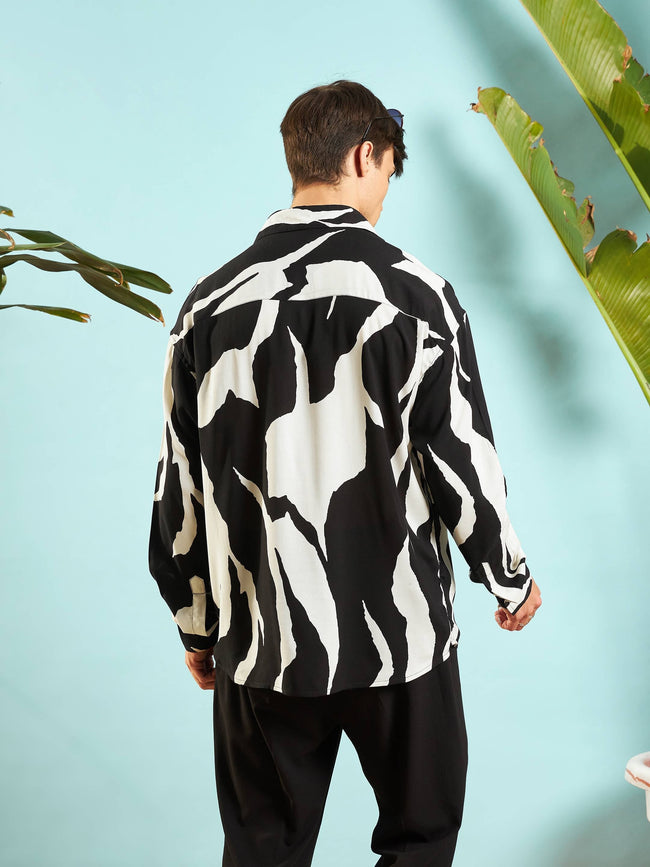 Men White & Black Abstract Printed Relax Fit Shirt