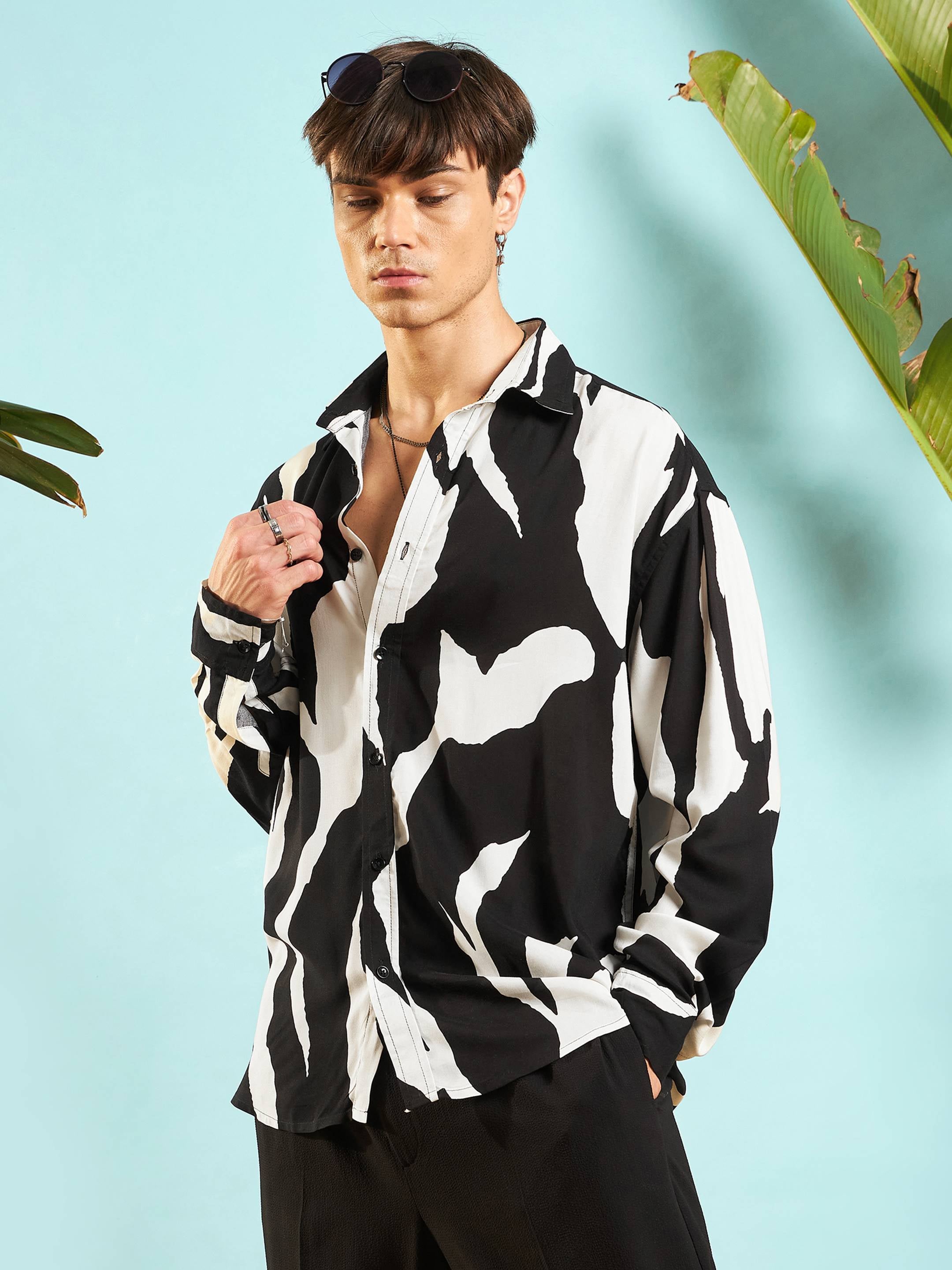 Men White & Black Abstract Printed Relax Fit Shirt
