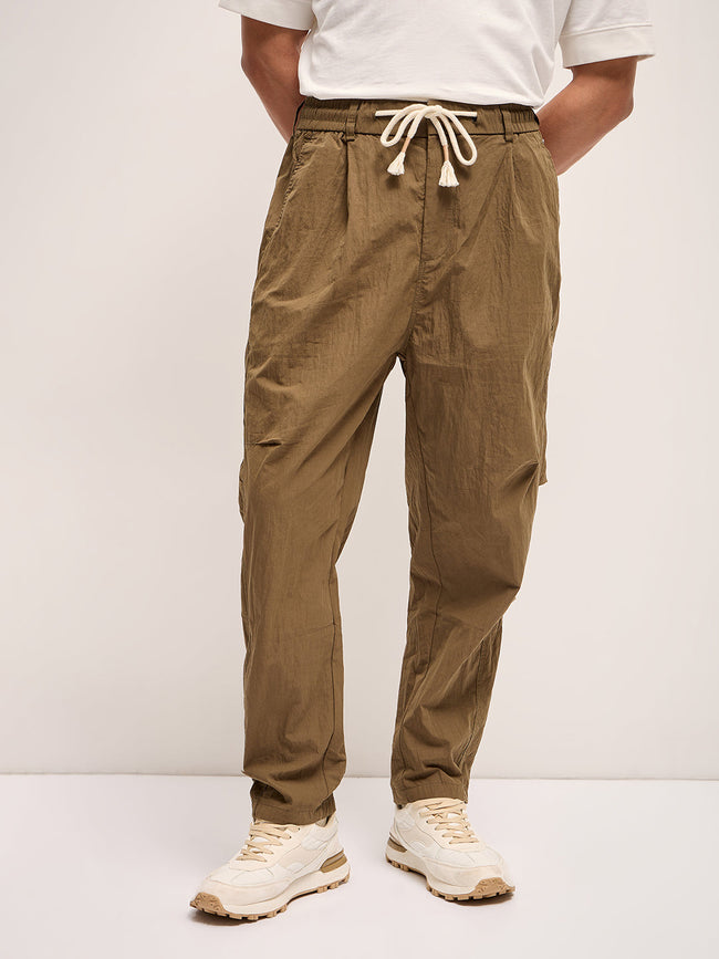 Men Olive Solid Relax Fit Mid-Rise Casual Pant