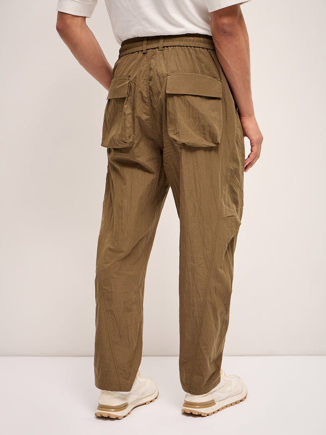 Men Olive Solid Relax Fit Mid-Rise Casual Pant