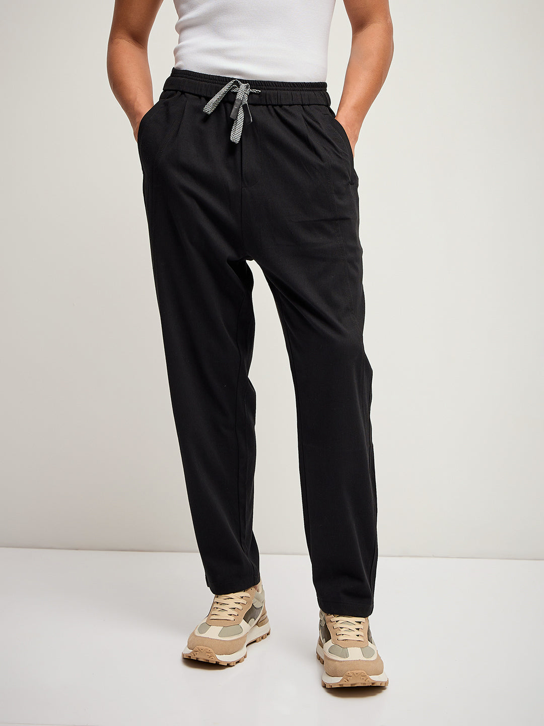 Men Black Texture Regular Fit Mid-Rise Casual Pant