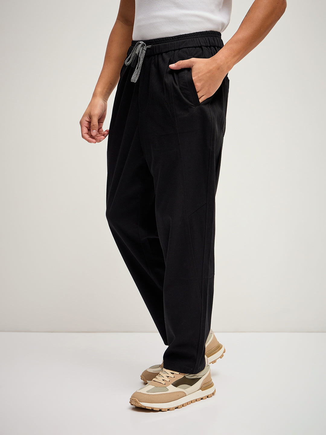 Men Black Texture Regular Fit Mid-Rise Casual Pant