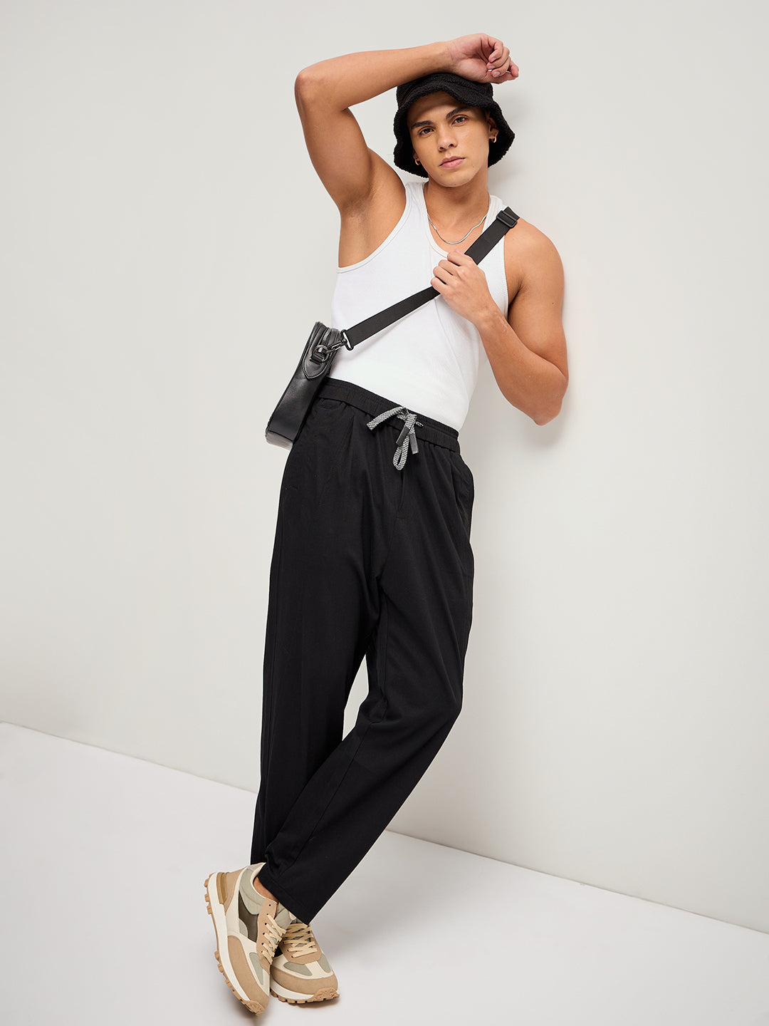 Men Black Texture Regular Fit Mid-Rise Casual Pant
