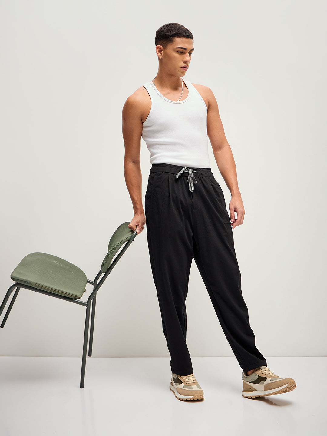 Men Black Texture Regular Fit Mid-Rise Casual Pant