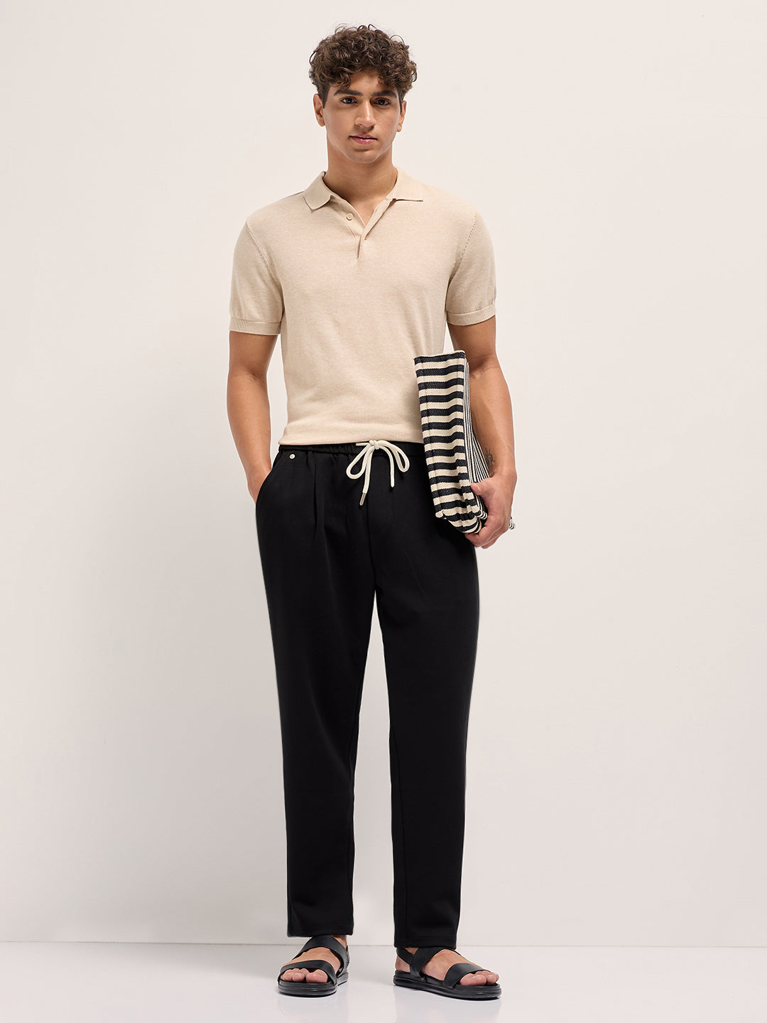 Men Black Solid Regular Fit Casual Trousers