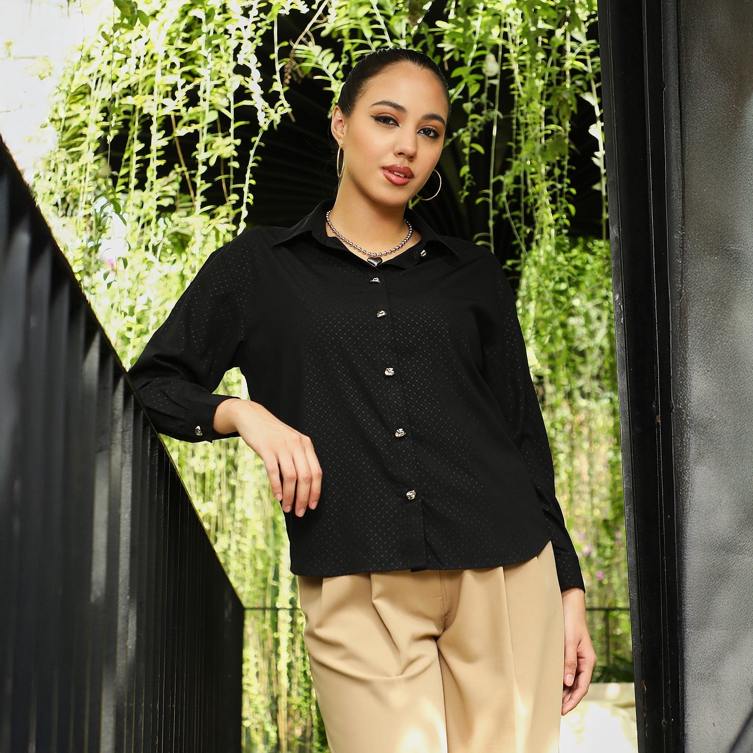Women Black Cross-Stitch Imprint Oversized Shirt