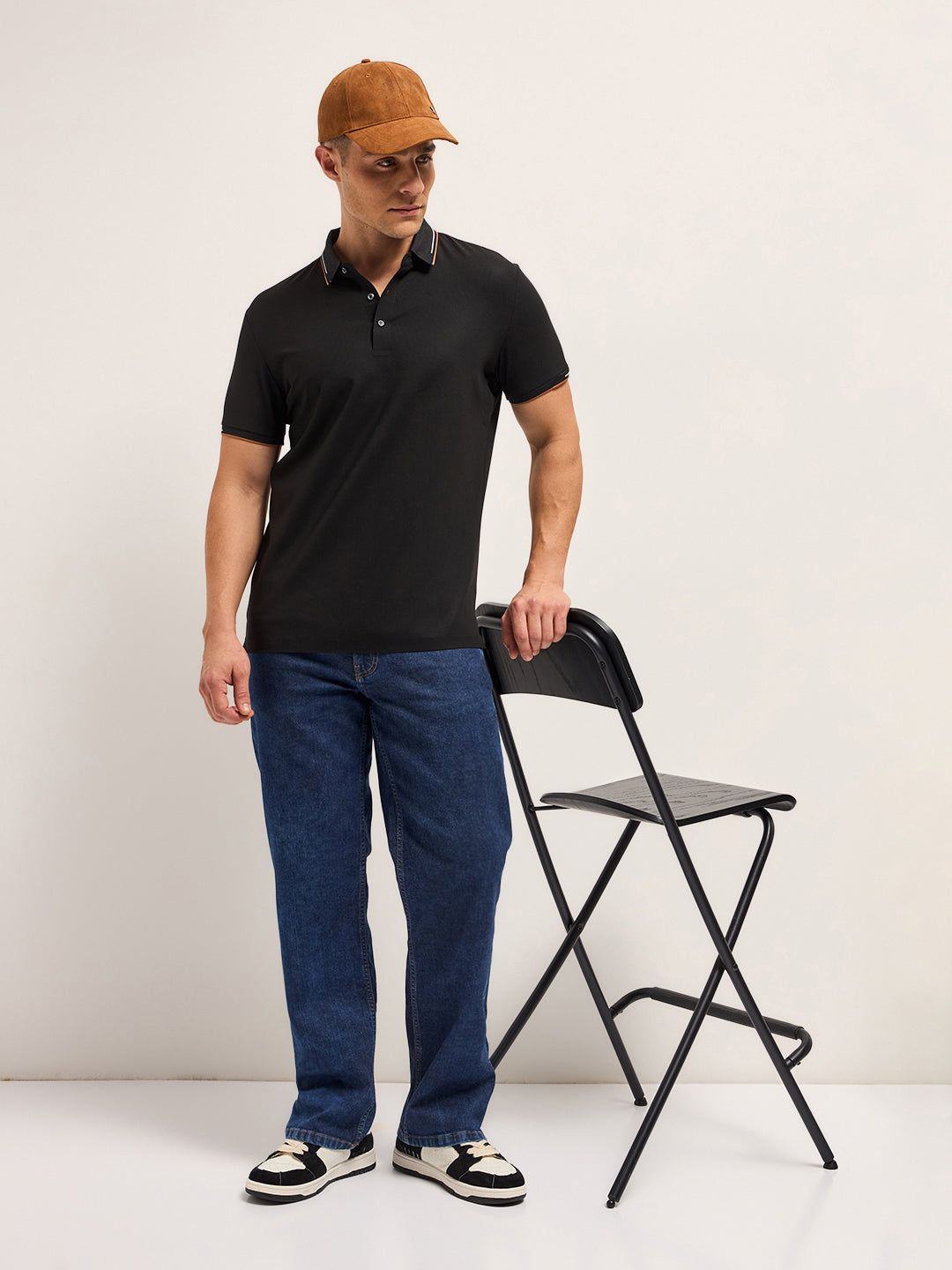 Men BlackContrast Piping Slim Fit Polo T-shirt