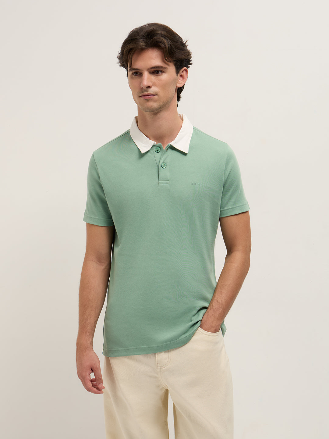 Men Green Solid Slim Fit Polo