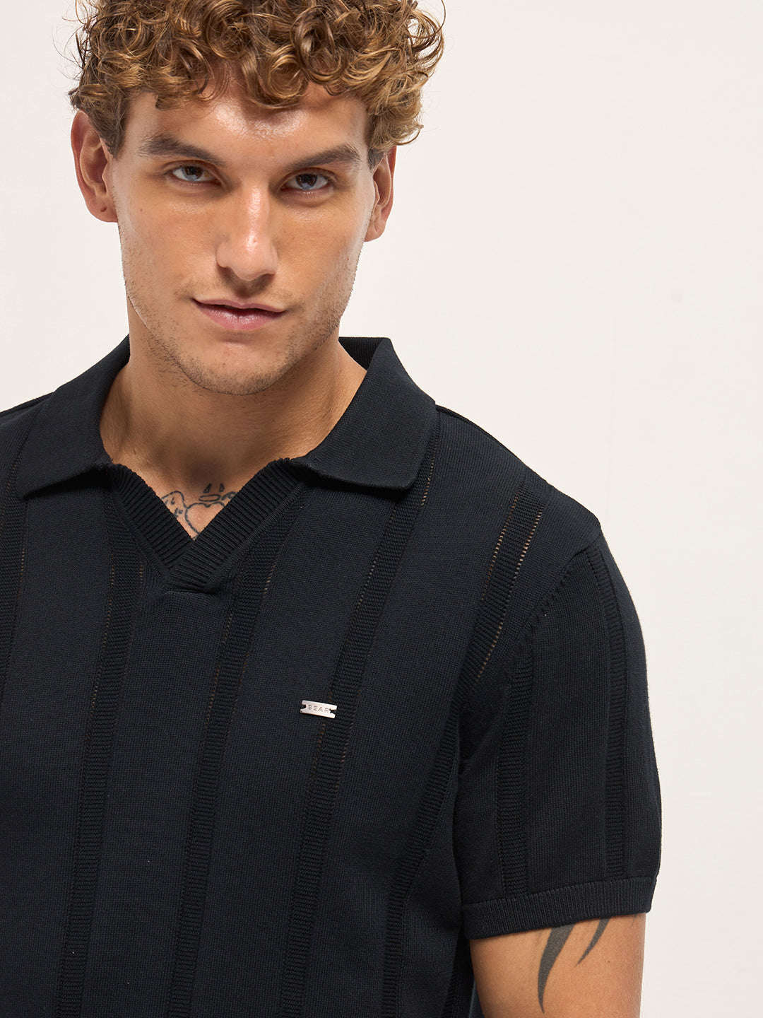 Men Black Textured vertical knit stripes Slim Fit Polo