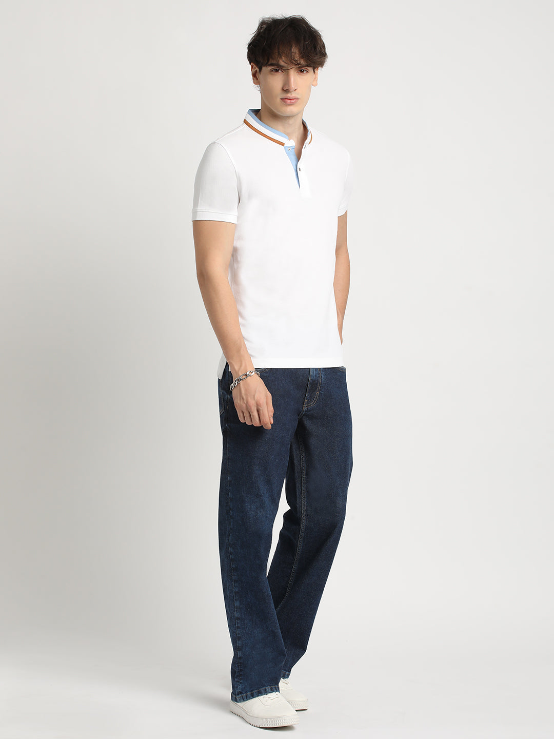 Men White Solid Slim Fit Mandarin Collar T-shirt