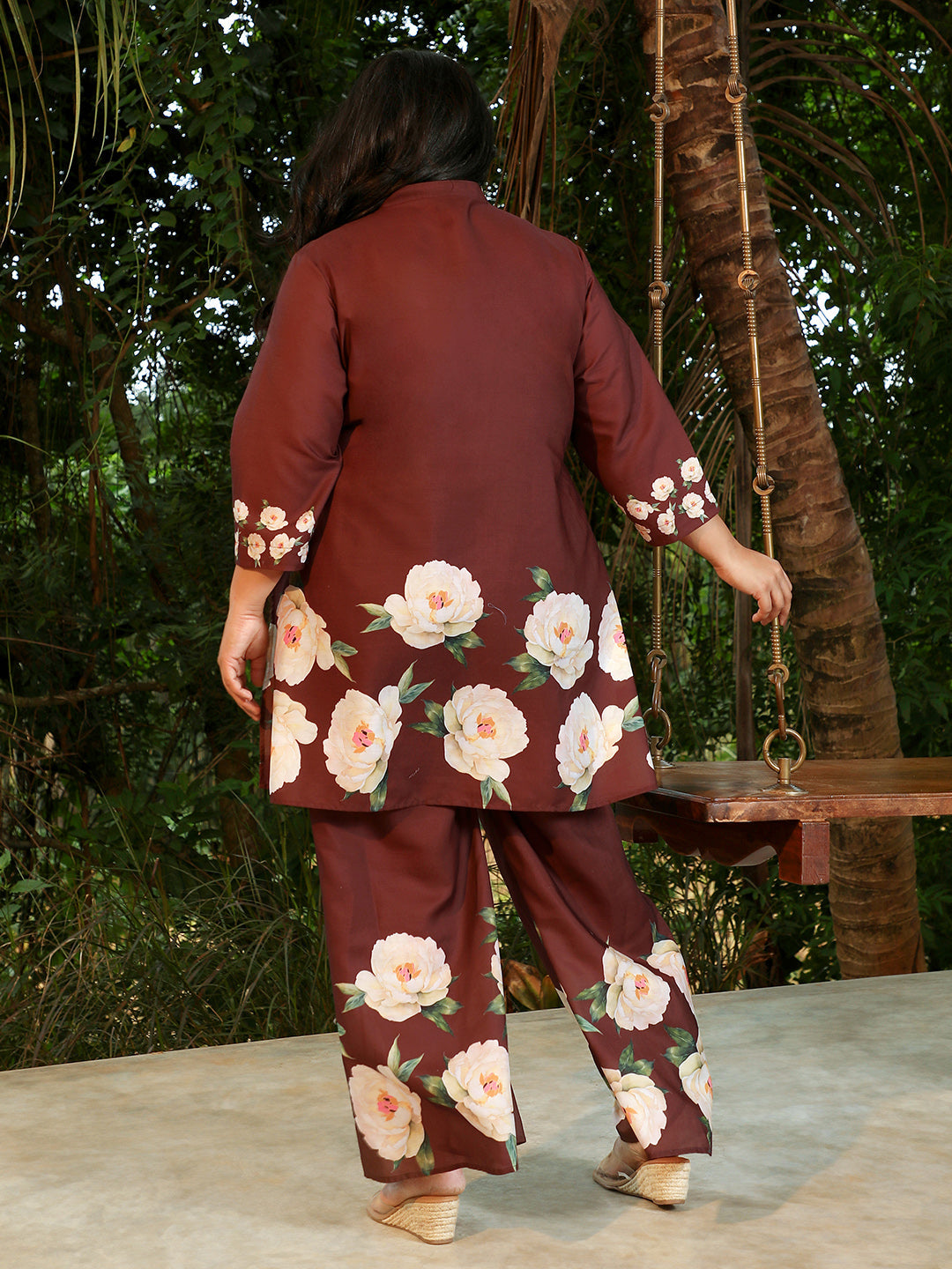 Women Cotton Blend Regular Floral Kurta