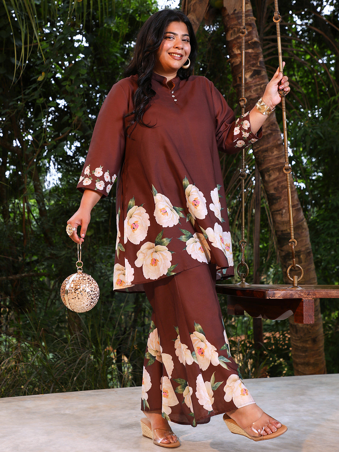 Women Cotton Blend Regular Floral Kurta