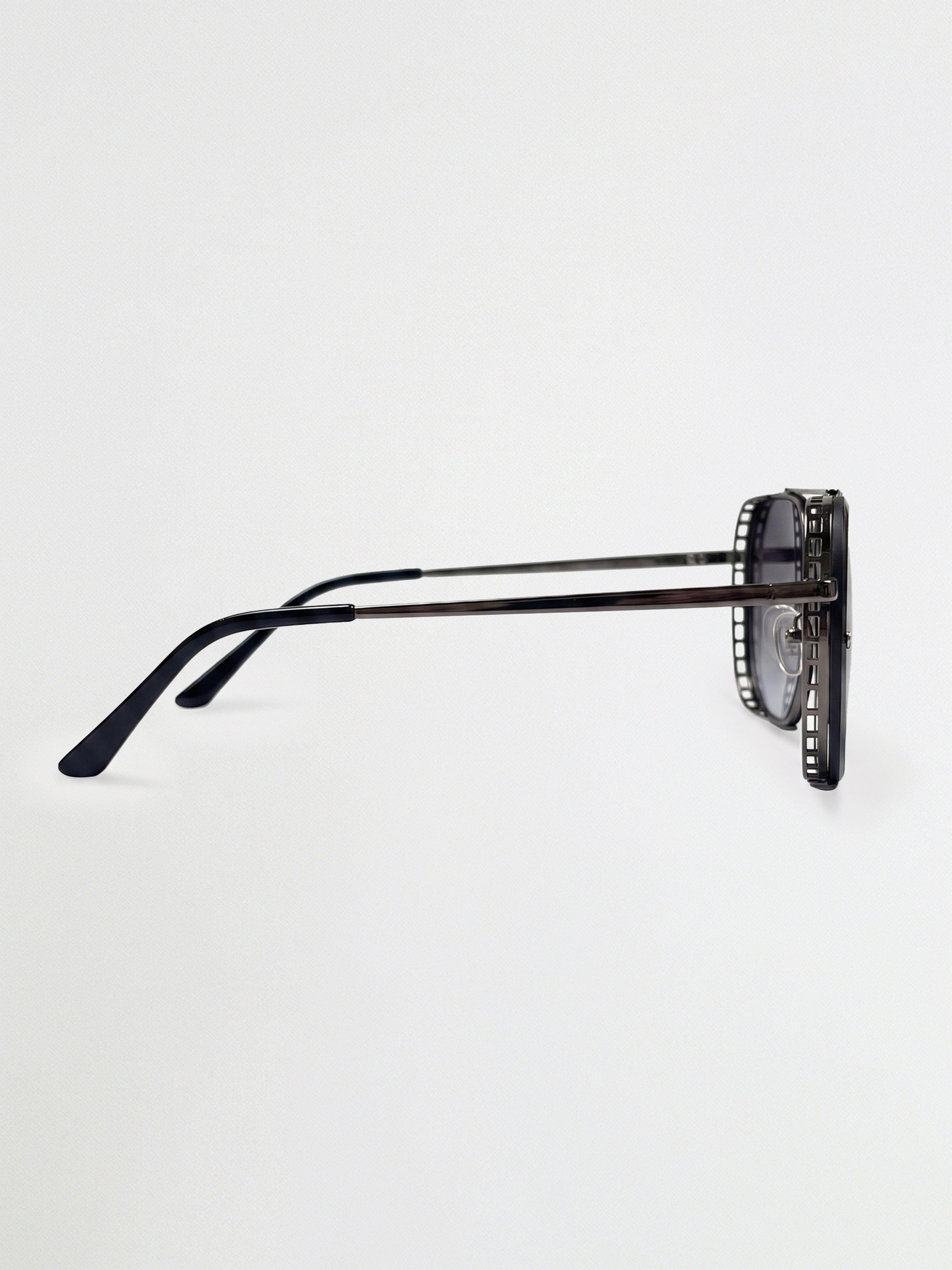 Men Gradient Lens Shield Sunglasses with Sleek Metal Frame