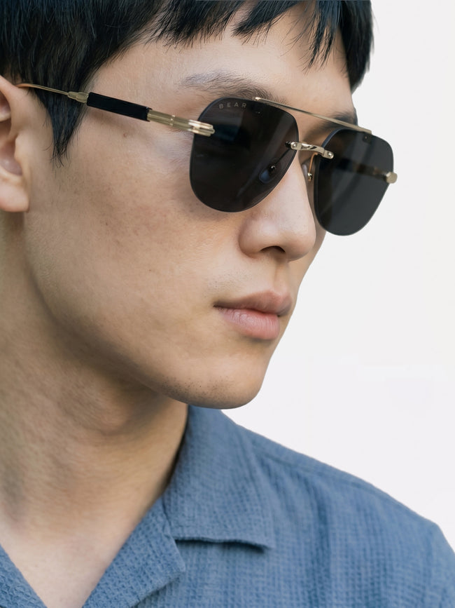 Men Gold-Toned Rimless Rectangle Sunglasses with Smoke Grey Tinted Lenses