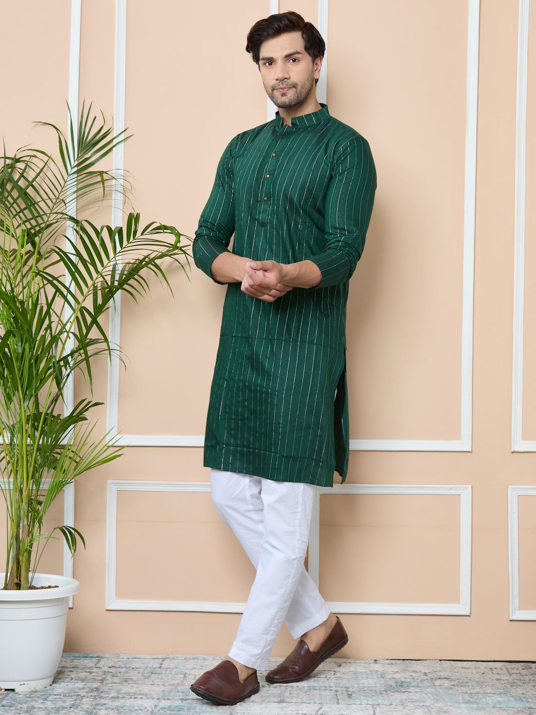 Men Dark Green Thread Work Straight Kurta