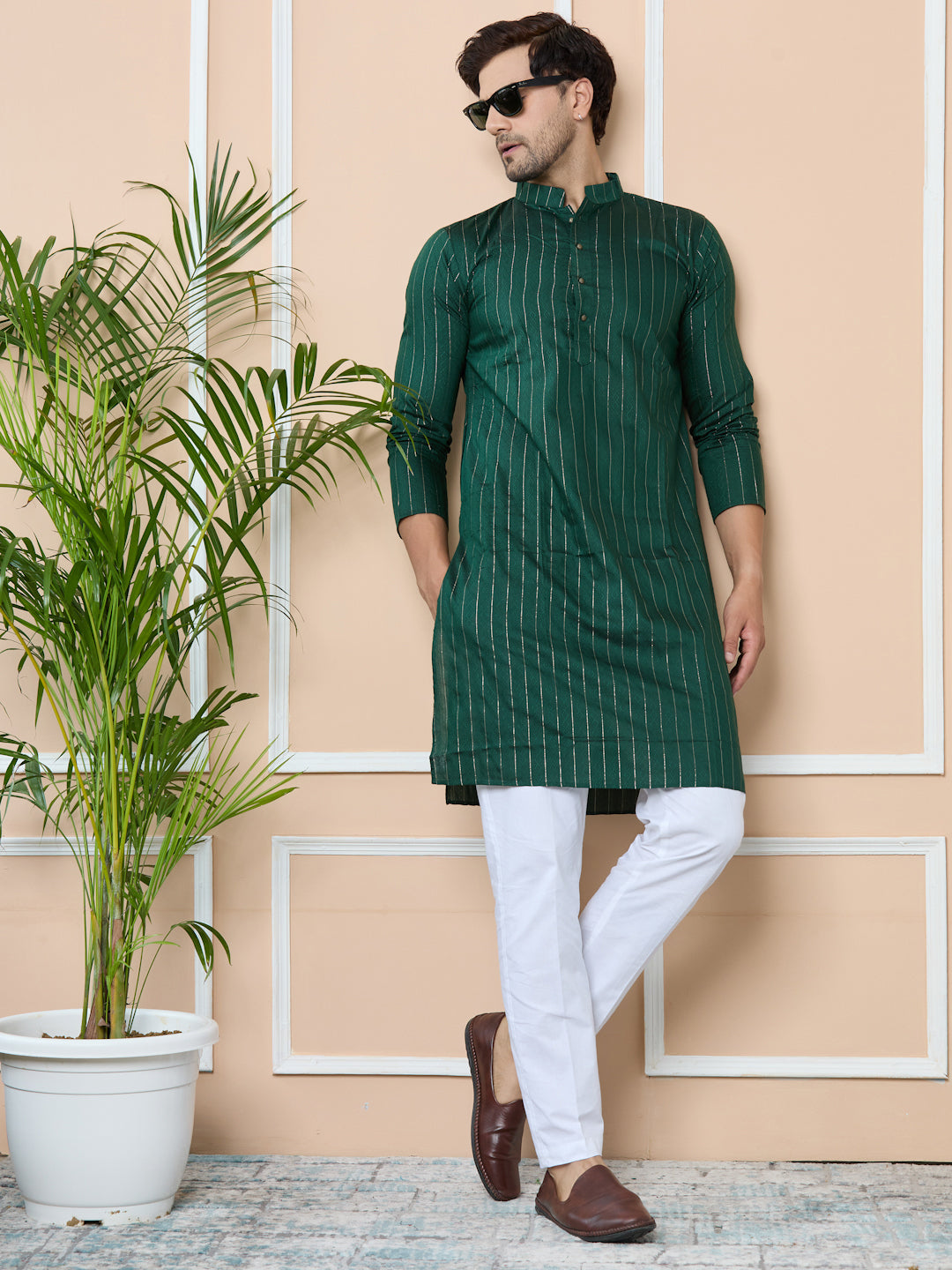 Men Dark Green Thread Work Straight Kurta