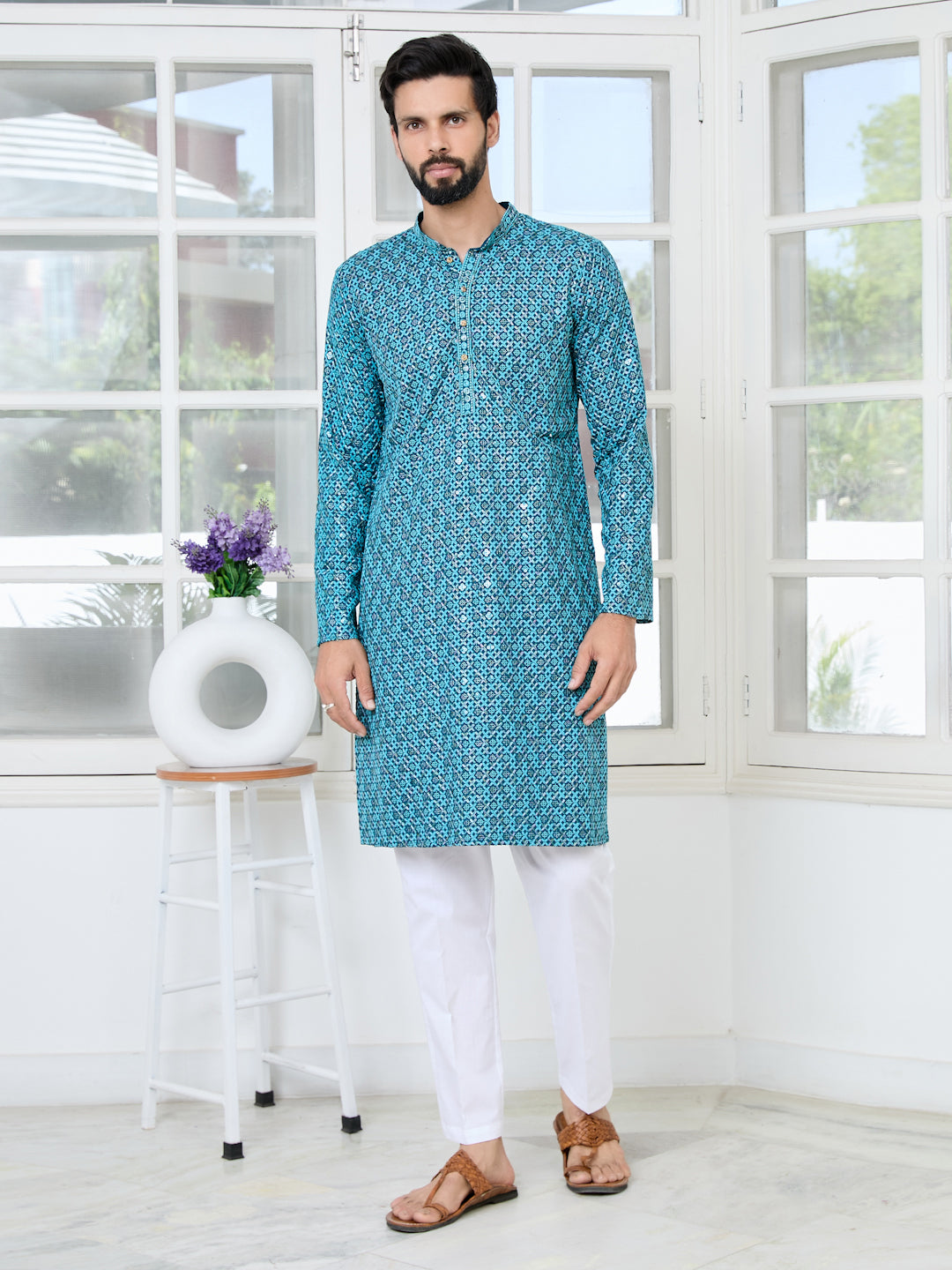 Men Blue Embroidered Straight Kurta