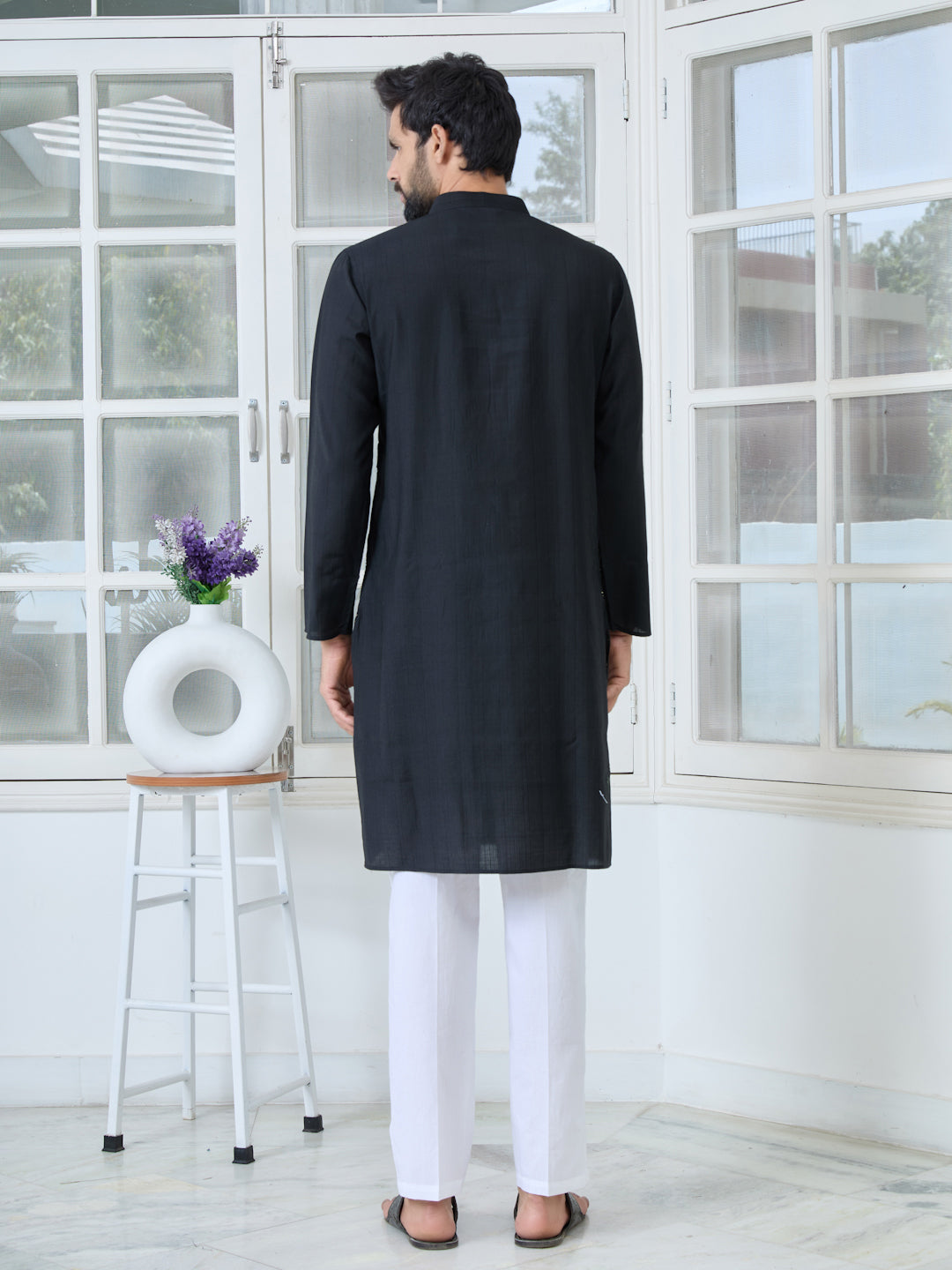Men Black Ethnic Motifs Embroidered Sequinned Mandarin Collar Straight Kurta
