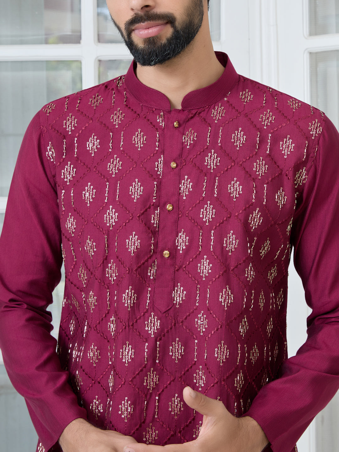 Men Embroidered Sequinned Kurta