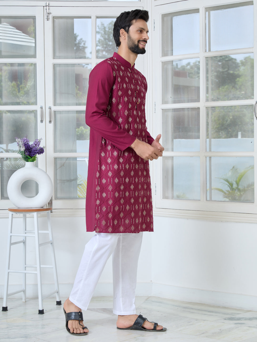Men Embroidered Sequinned Kurta