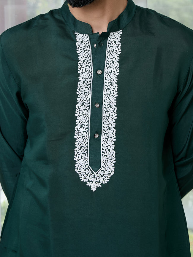Men EmbroideredMandarin Kurta