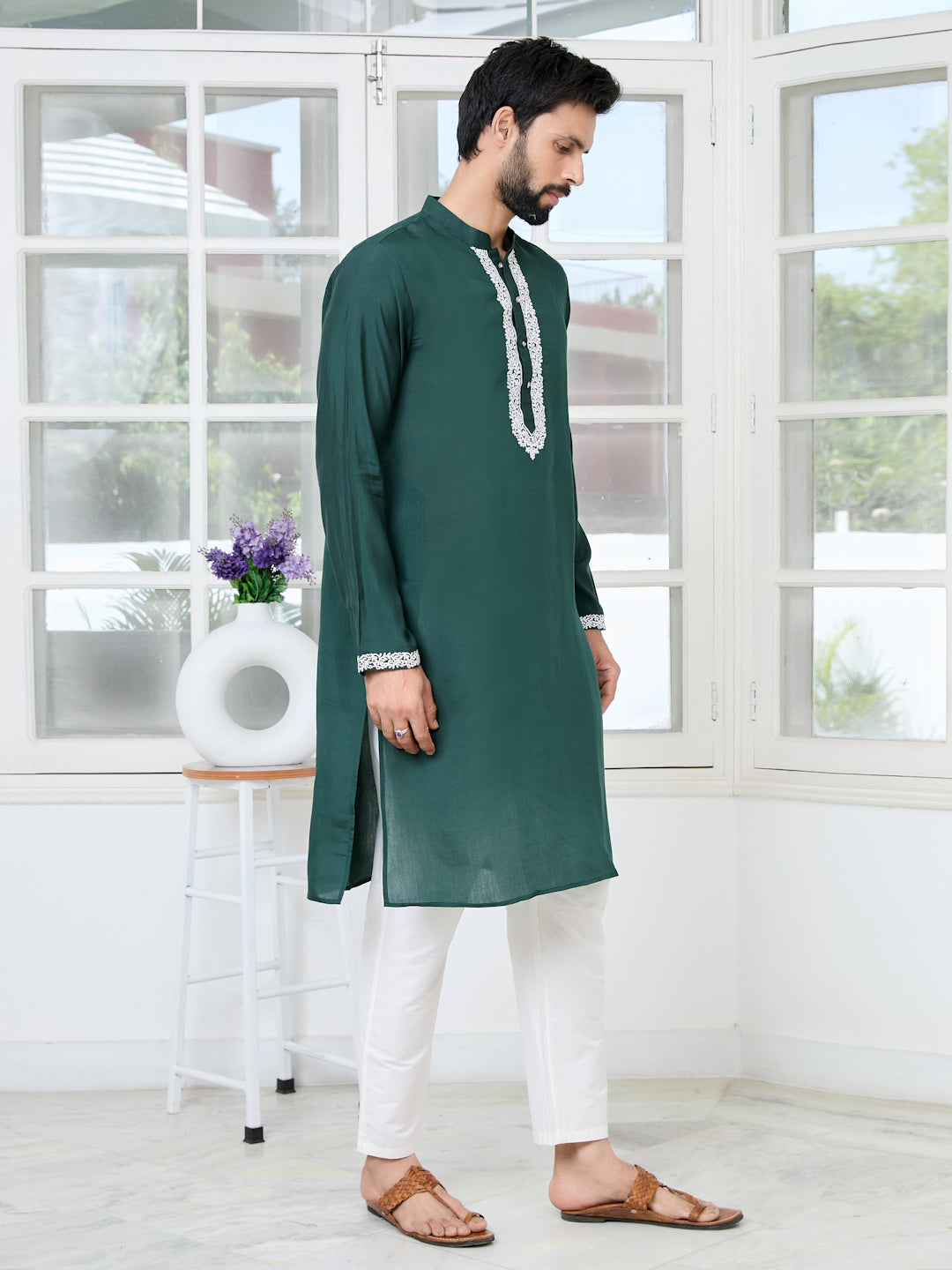 Men EmbroideredMandarin Kurta
