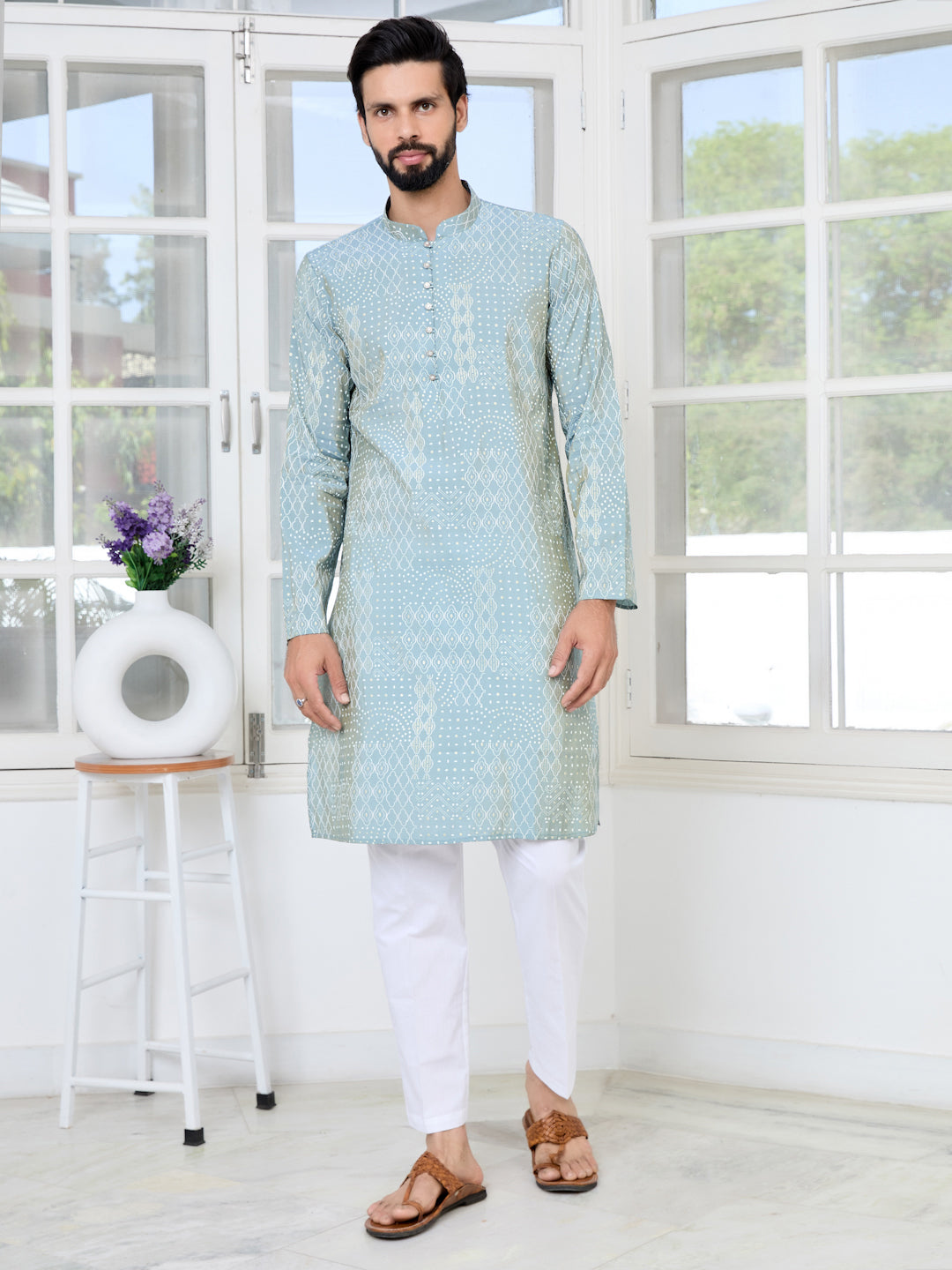 Men Grey Embossed and Foil Kurta