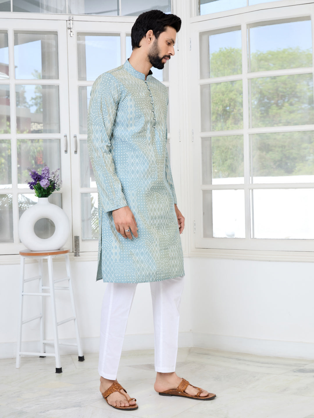 Men Grey Embossed and Foil Kurta