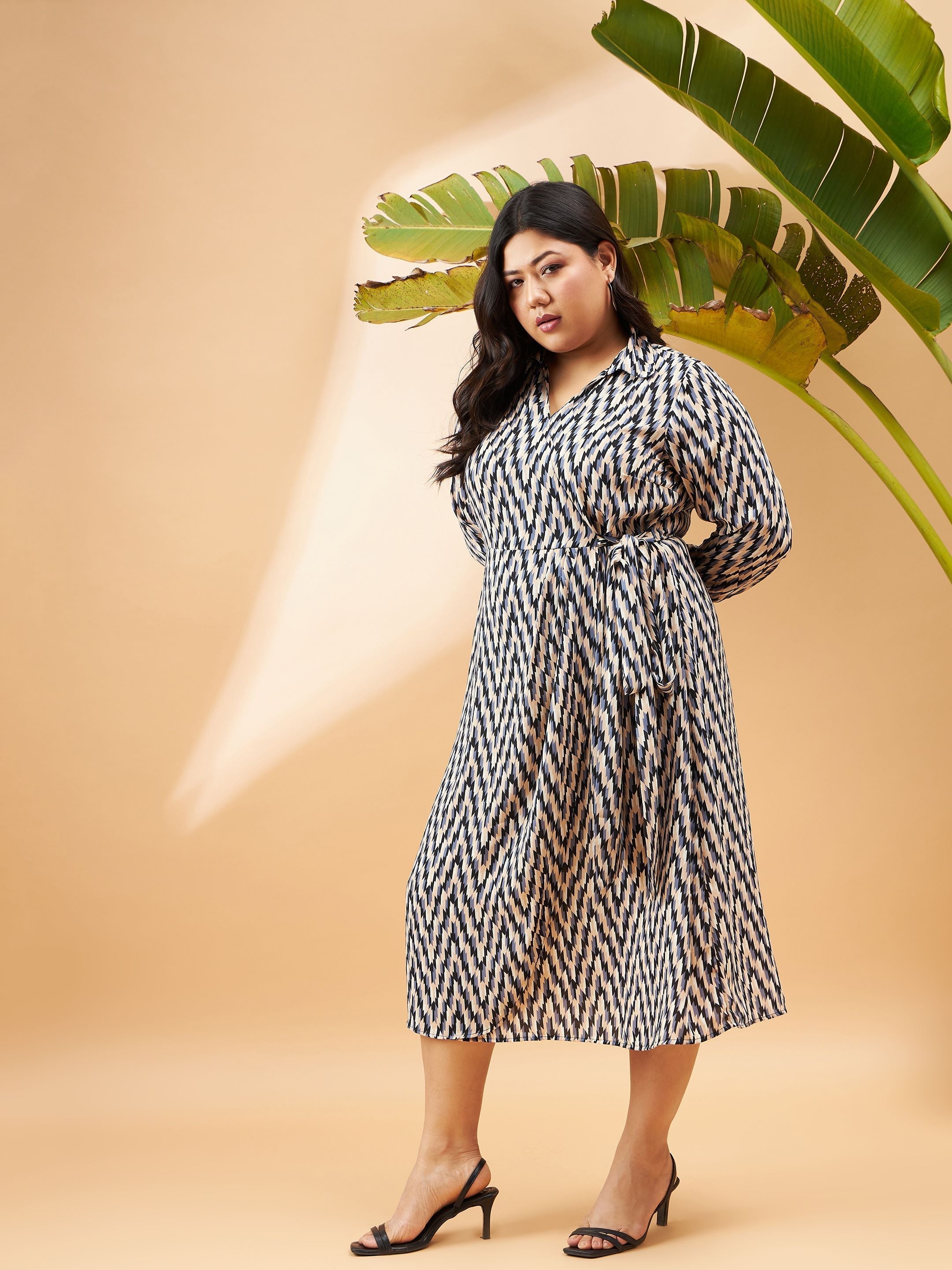 Women Black & White Geometric Printeded Wrap Dress