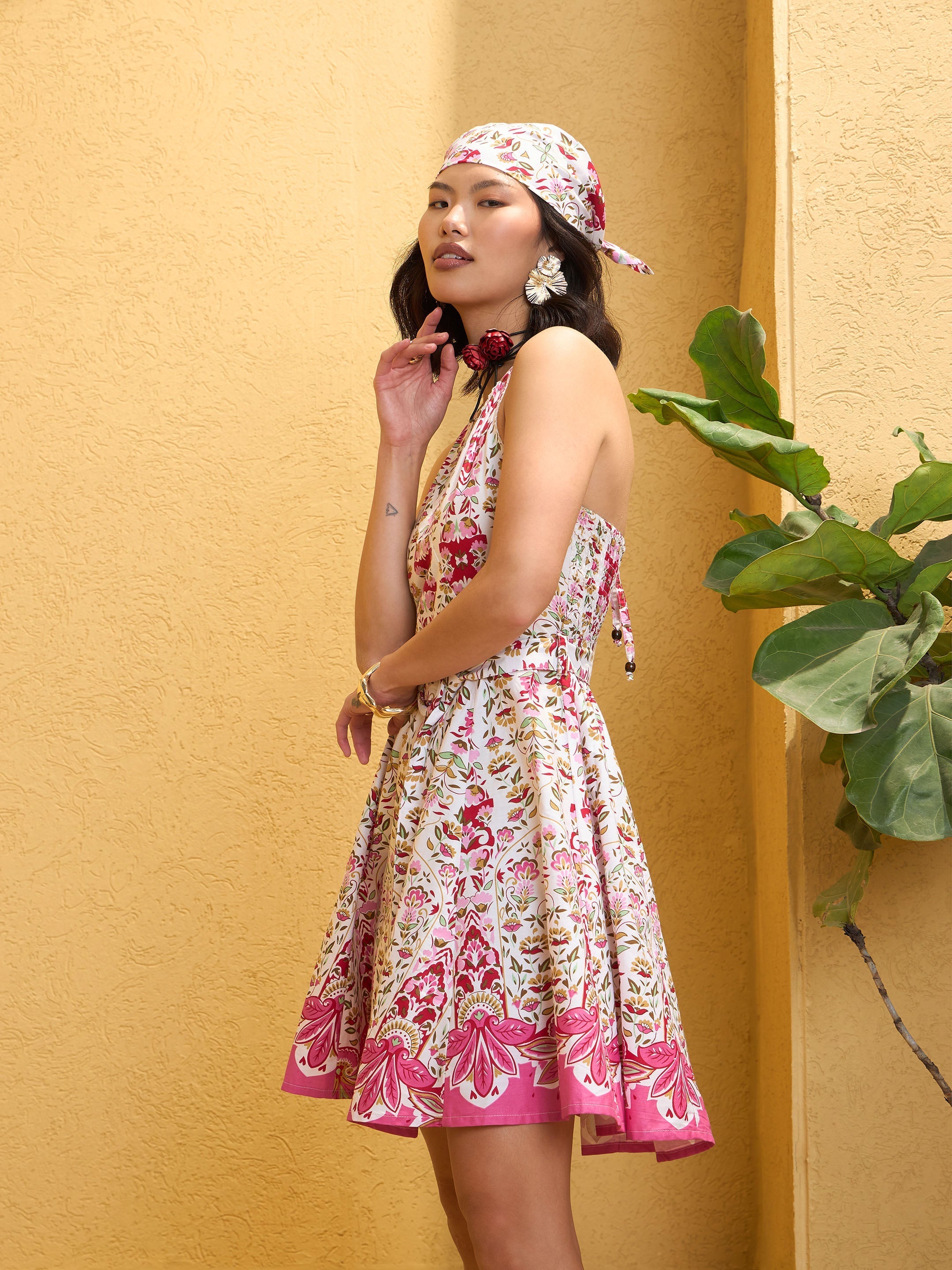 Women Pink & White Floral Halter Neck Short Dress