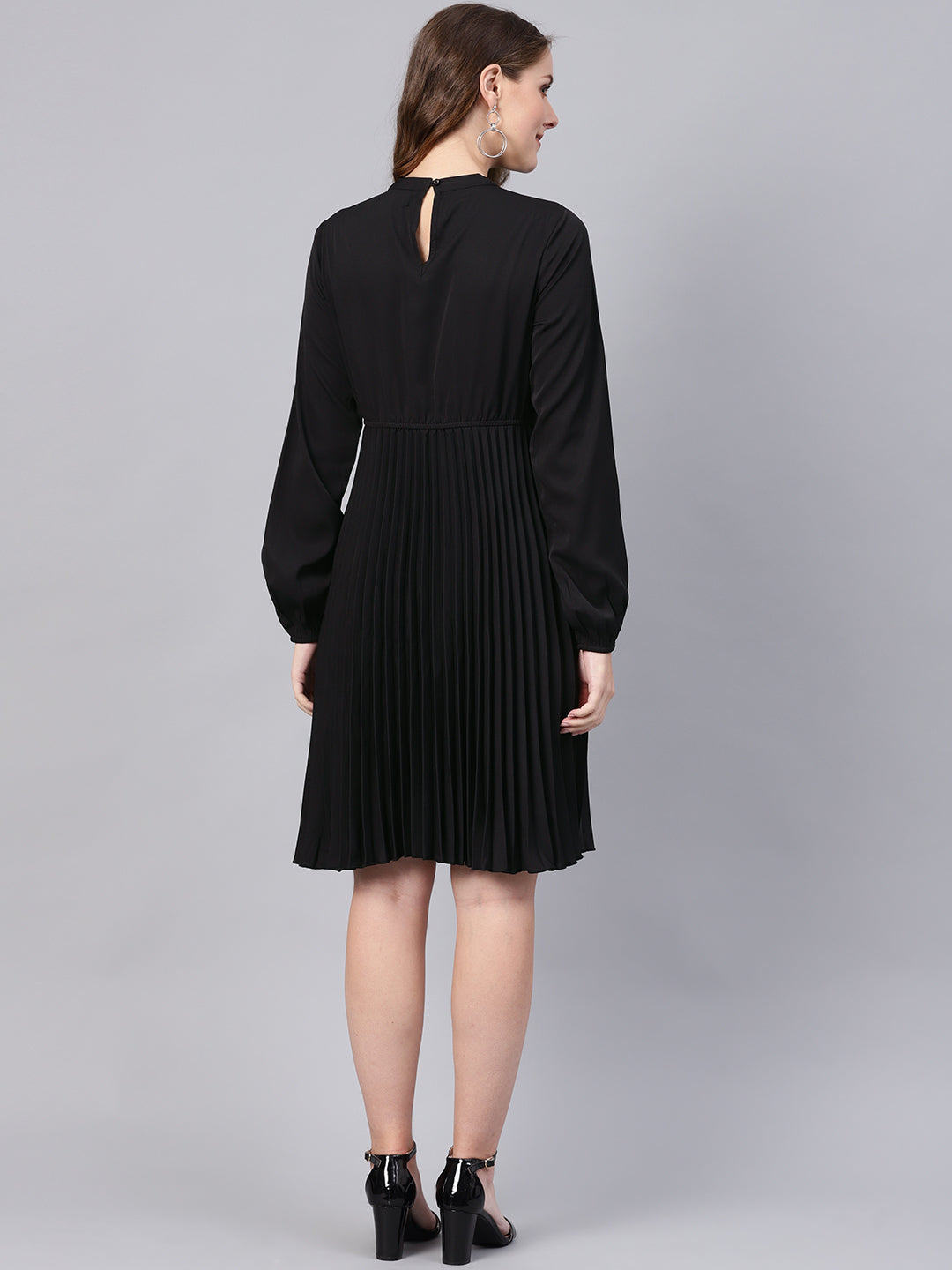 Women Black Mandrain Collar Pleated Skater Dress