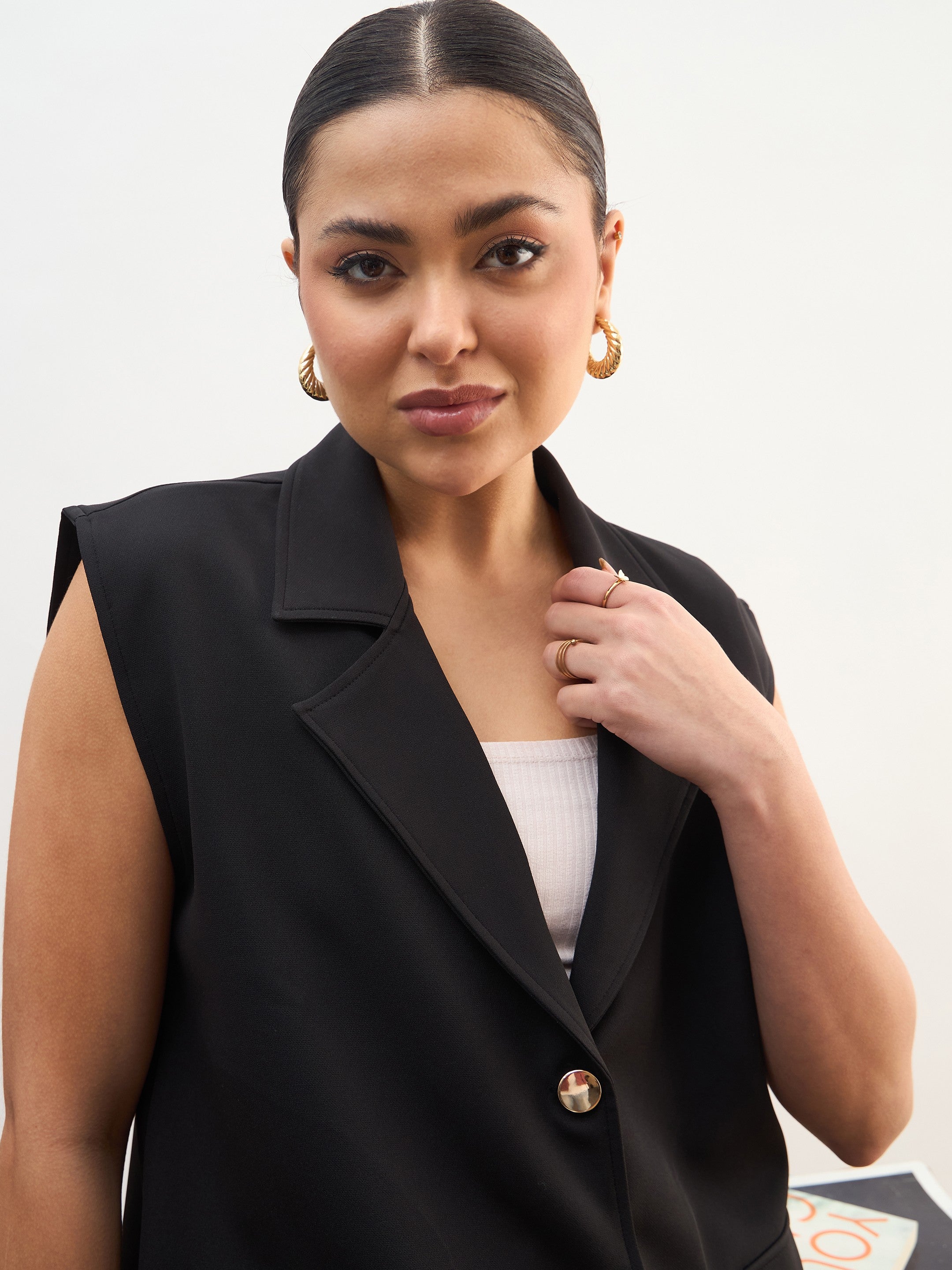 Women Black Notch Collar Oversize Sleeveless Blazer