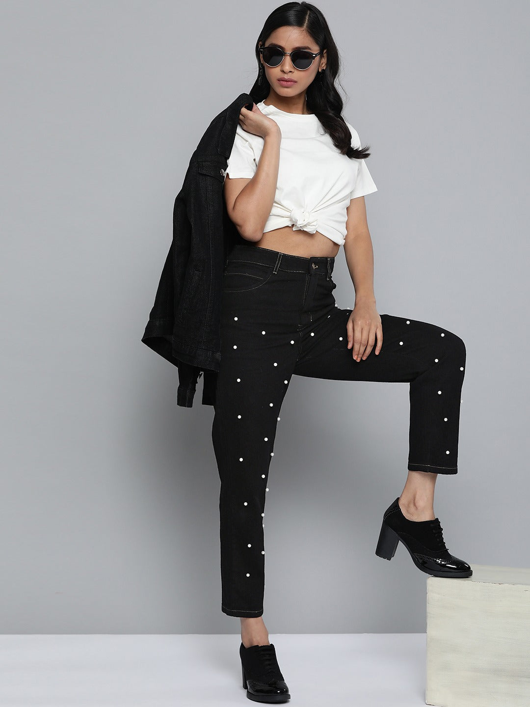 Women Black Pearl Detail Mom Jeans