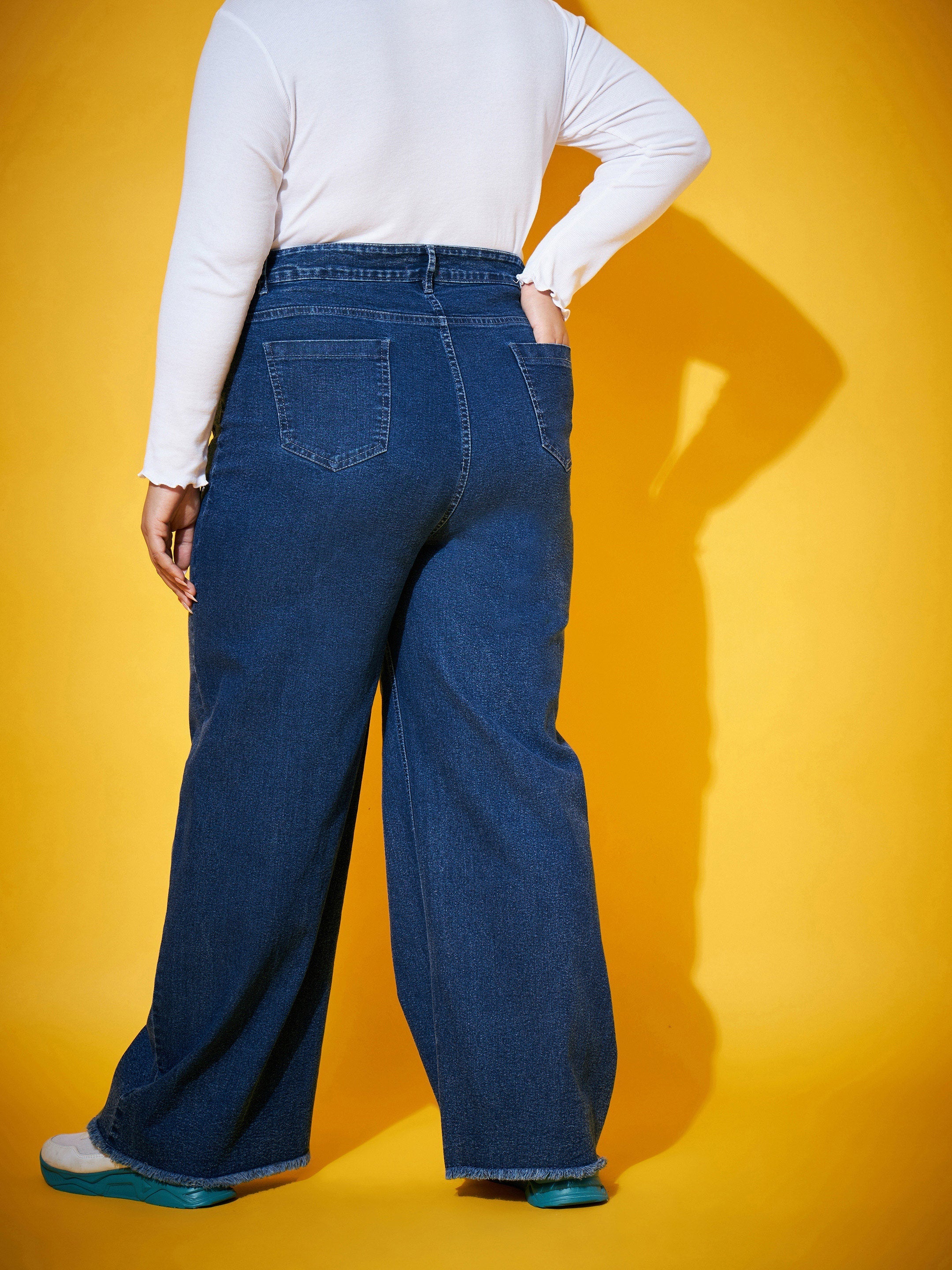 Women Blue Wash Front Flap Pocket Straight Jeans