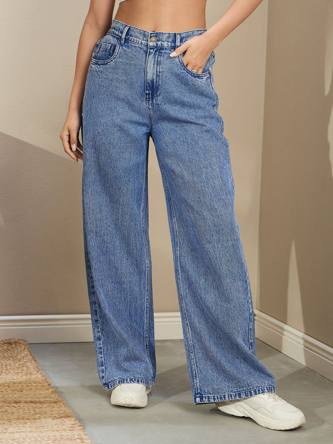 Women Blue Wash High Waist Straight Fit Jeans