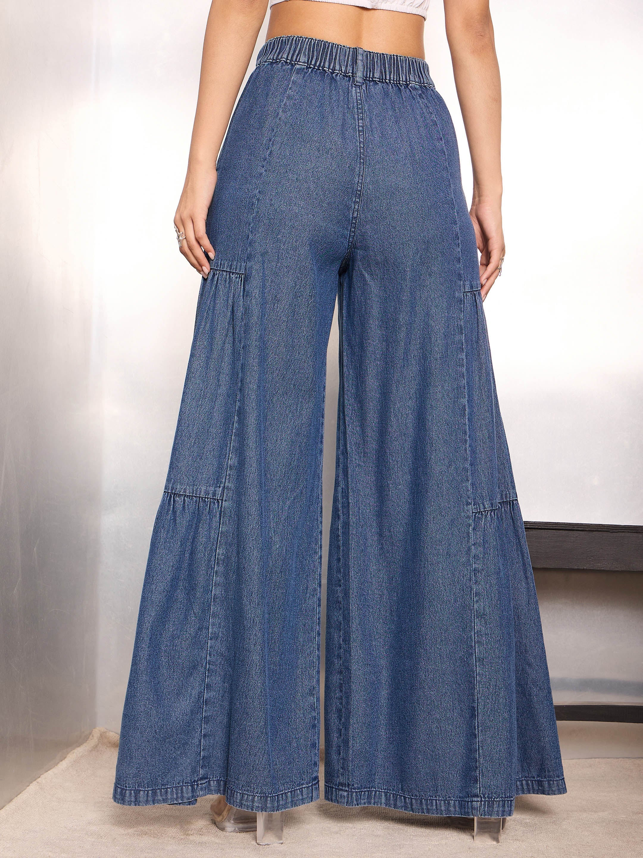 Women Blue Washed Gathered Front Flared Jeans