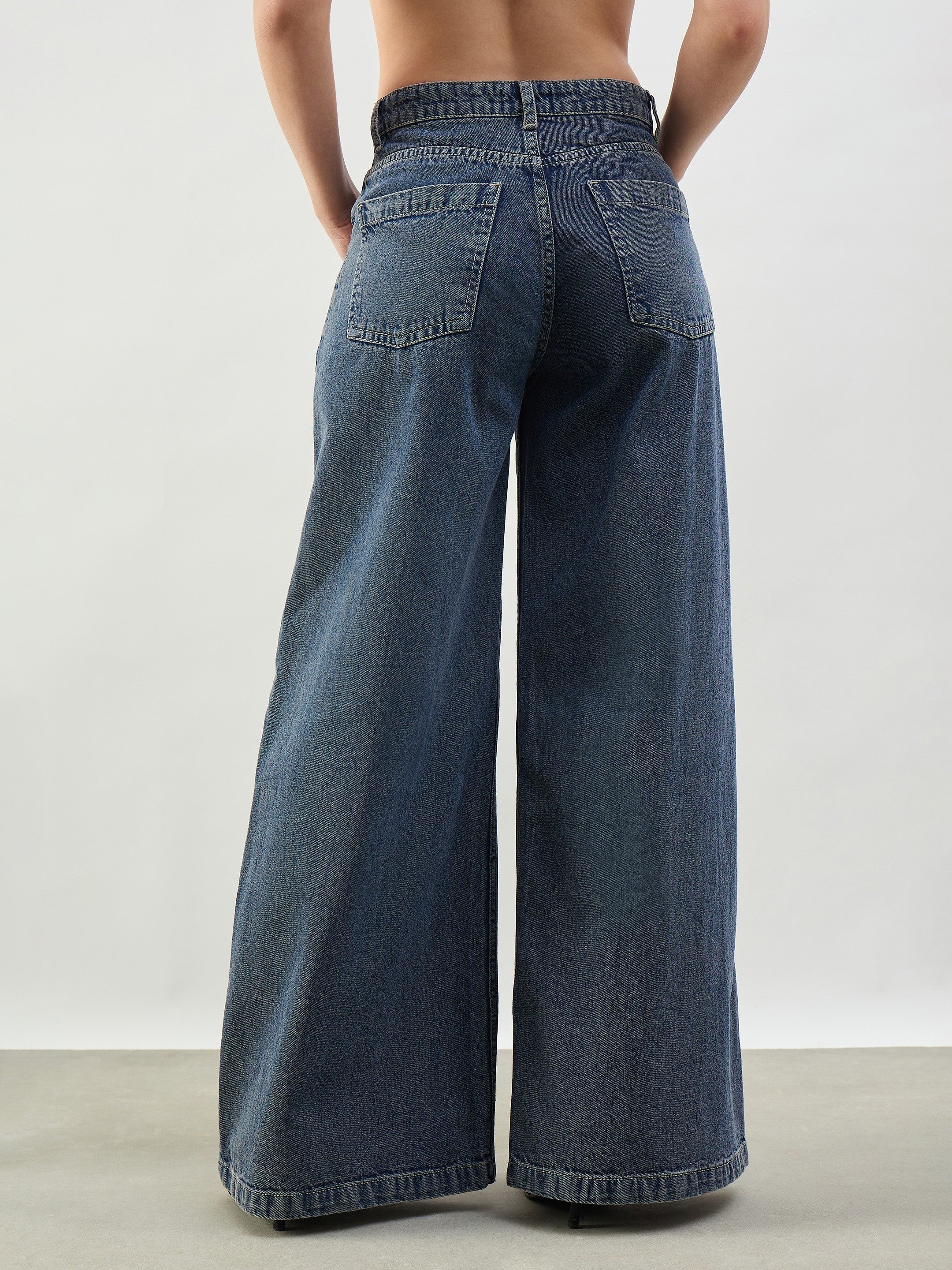 Women Blue Wash Low Waist Wide Leg Jeans