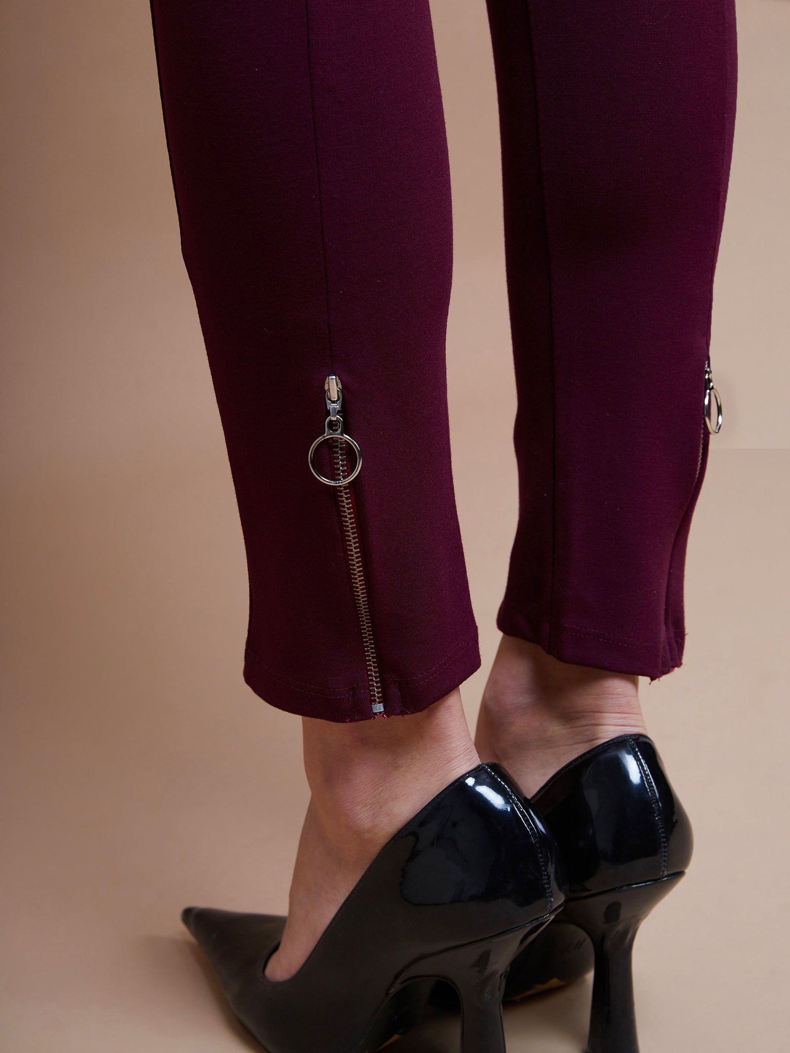 Women Burgundy Bottom Zipper Jeggings