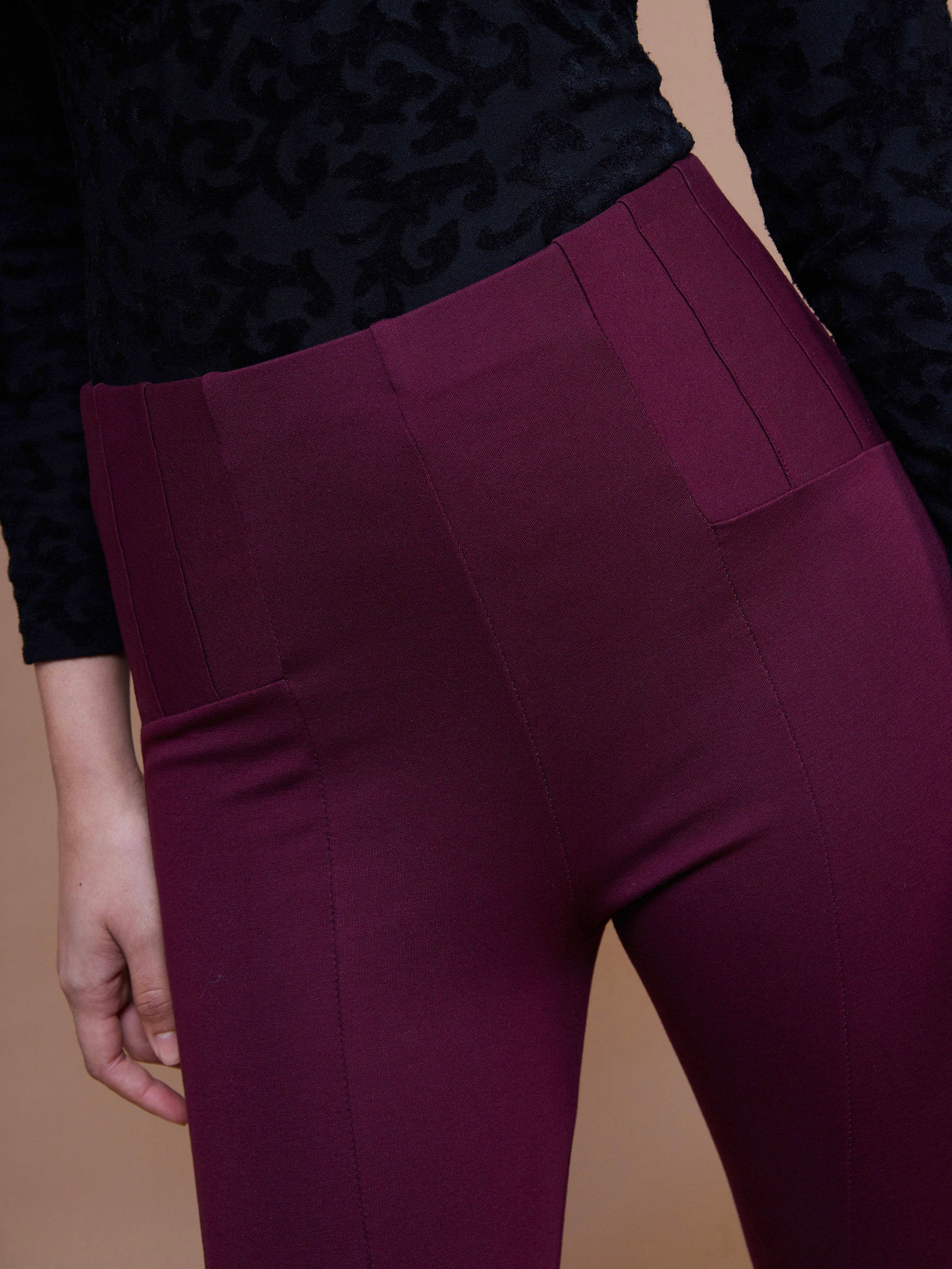 Women Burgundy Bottom Zipper Jeggings