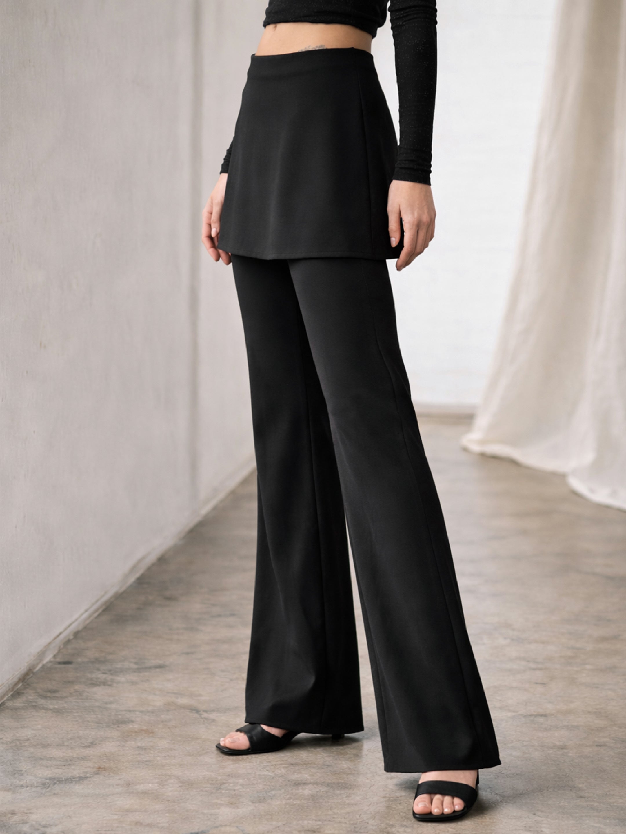 Women Black Minnie Out Layer Skirt Pants