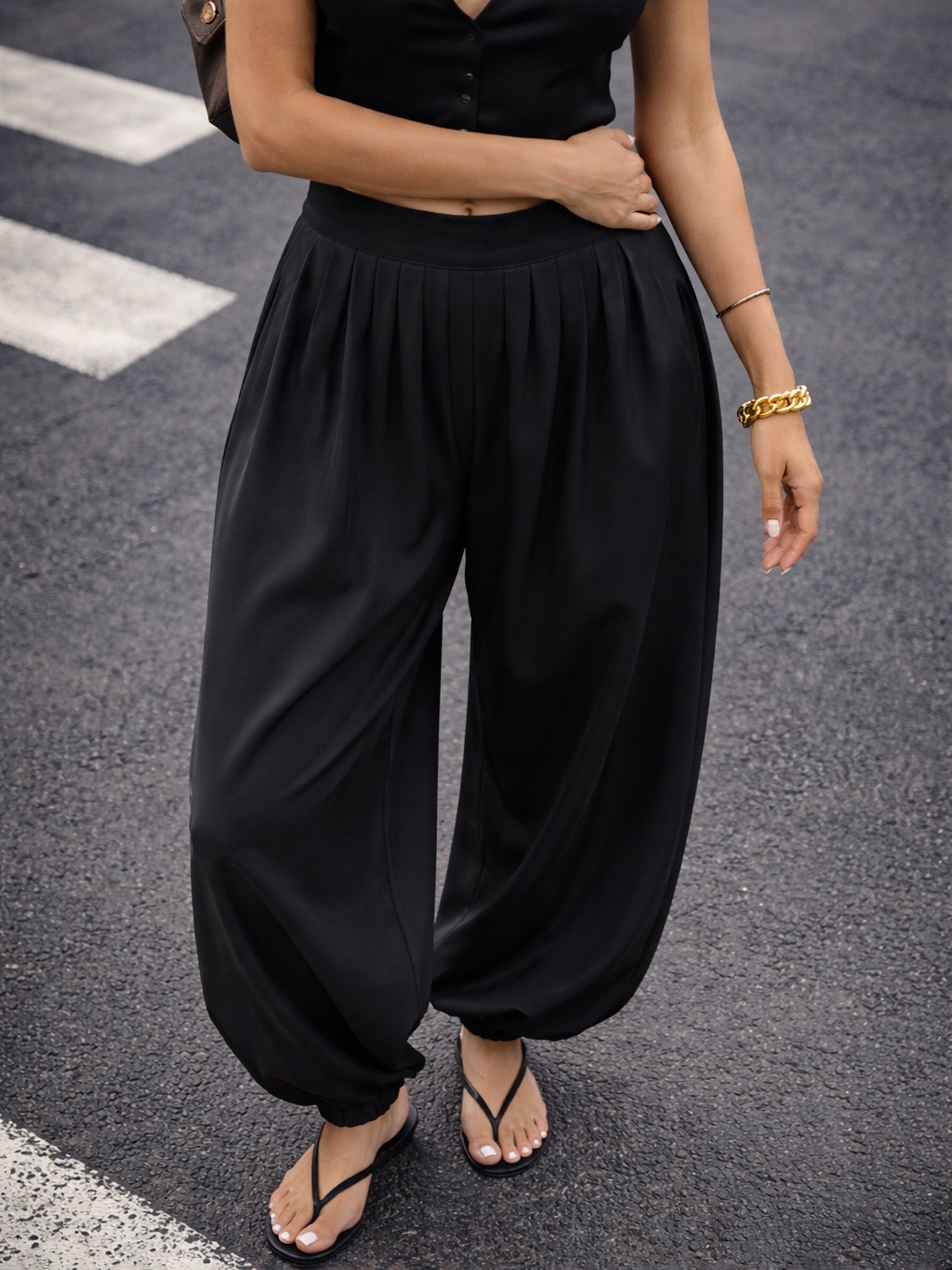 Women Black Front Pleated Balloon Pants