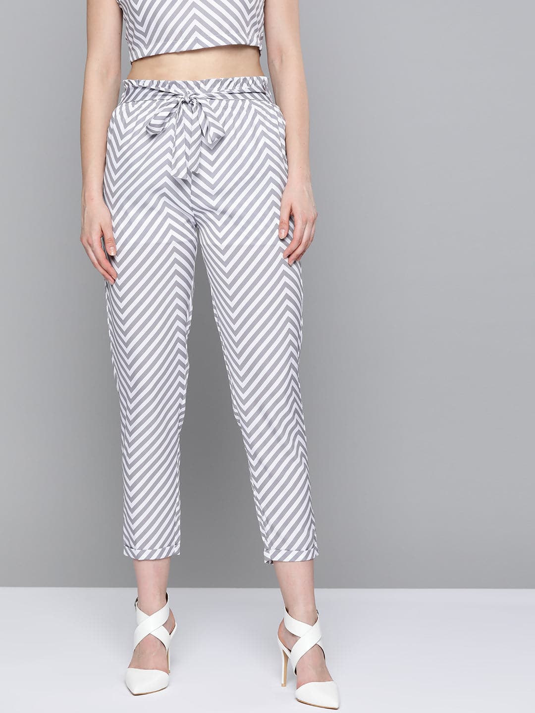 Women Grey Chevron Tapered Belted Pant