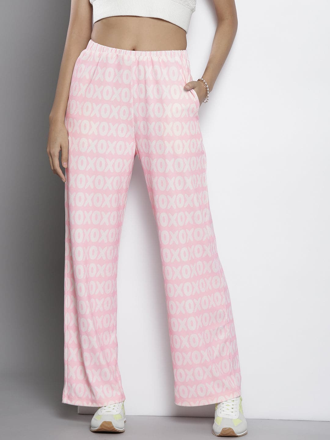Women Pink Xoxo Print Straight Pants