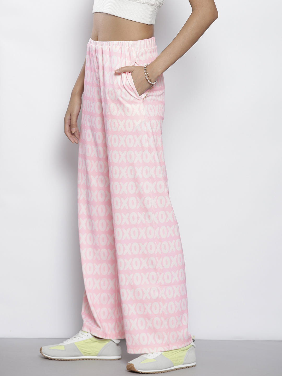 Women Pink Xoxo Print Straight Pants