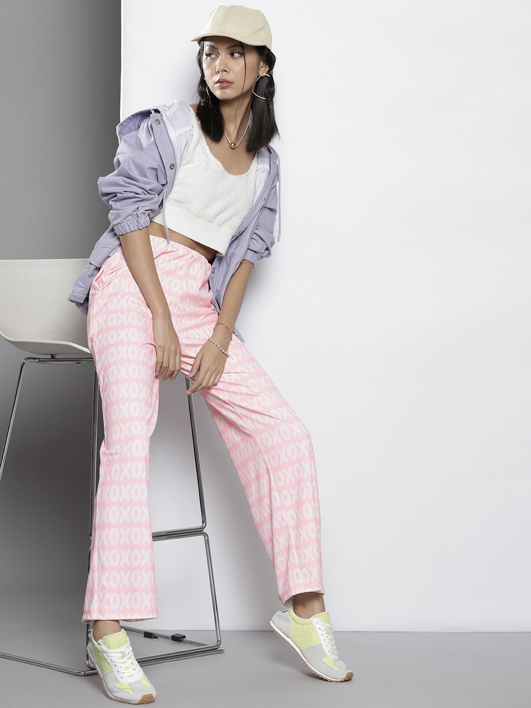 Women Pink Xoxo Print Straight Pants