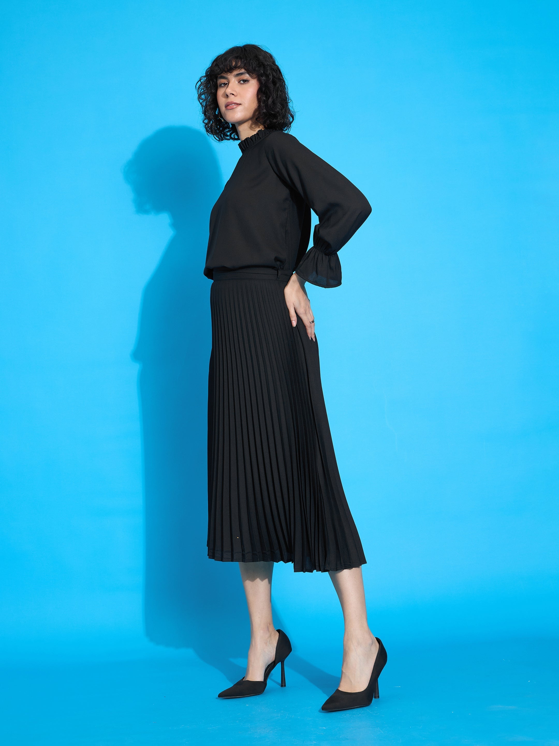 Black Ruffled Neck Blouse With Pleated Skirt-SASSAFRAS worklyf