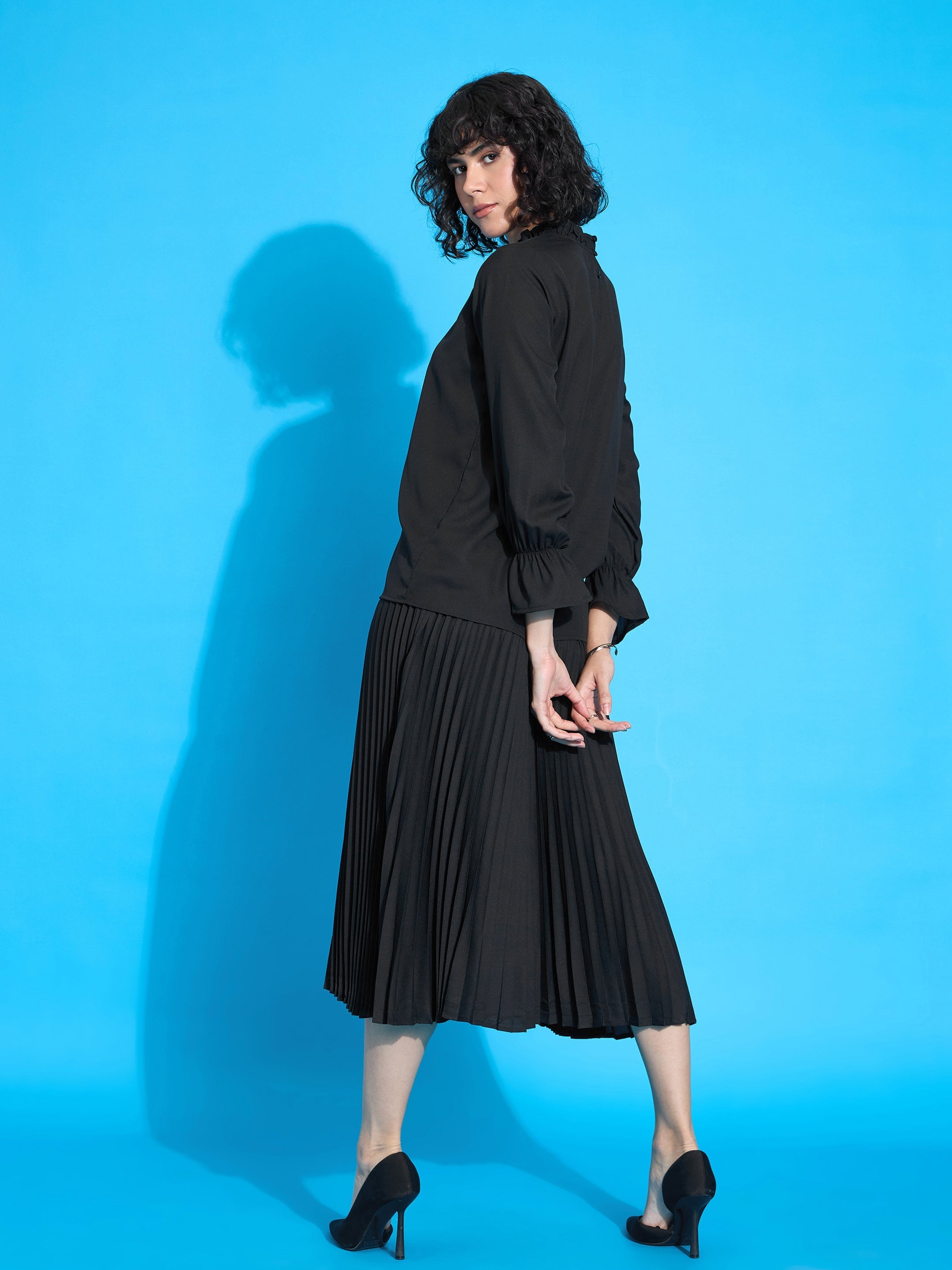 Black Ruffled Neck Blouse With Pleated Skirt-SASSAFRAS worklyf